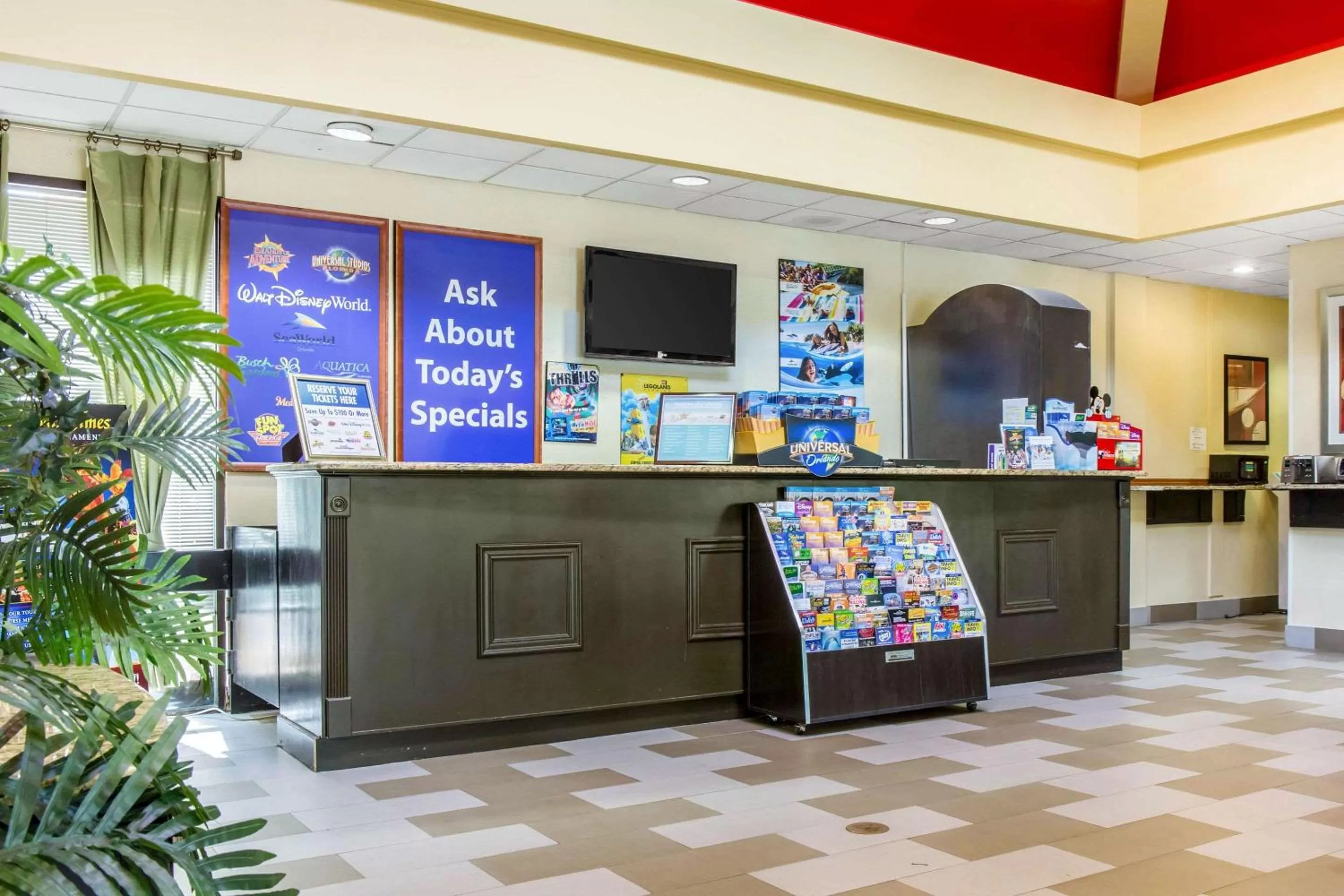 Lobby or reception in Mi Casa Hotel