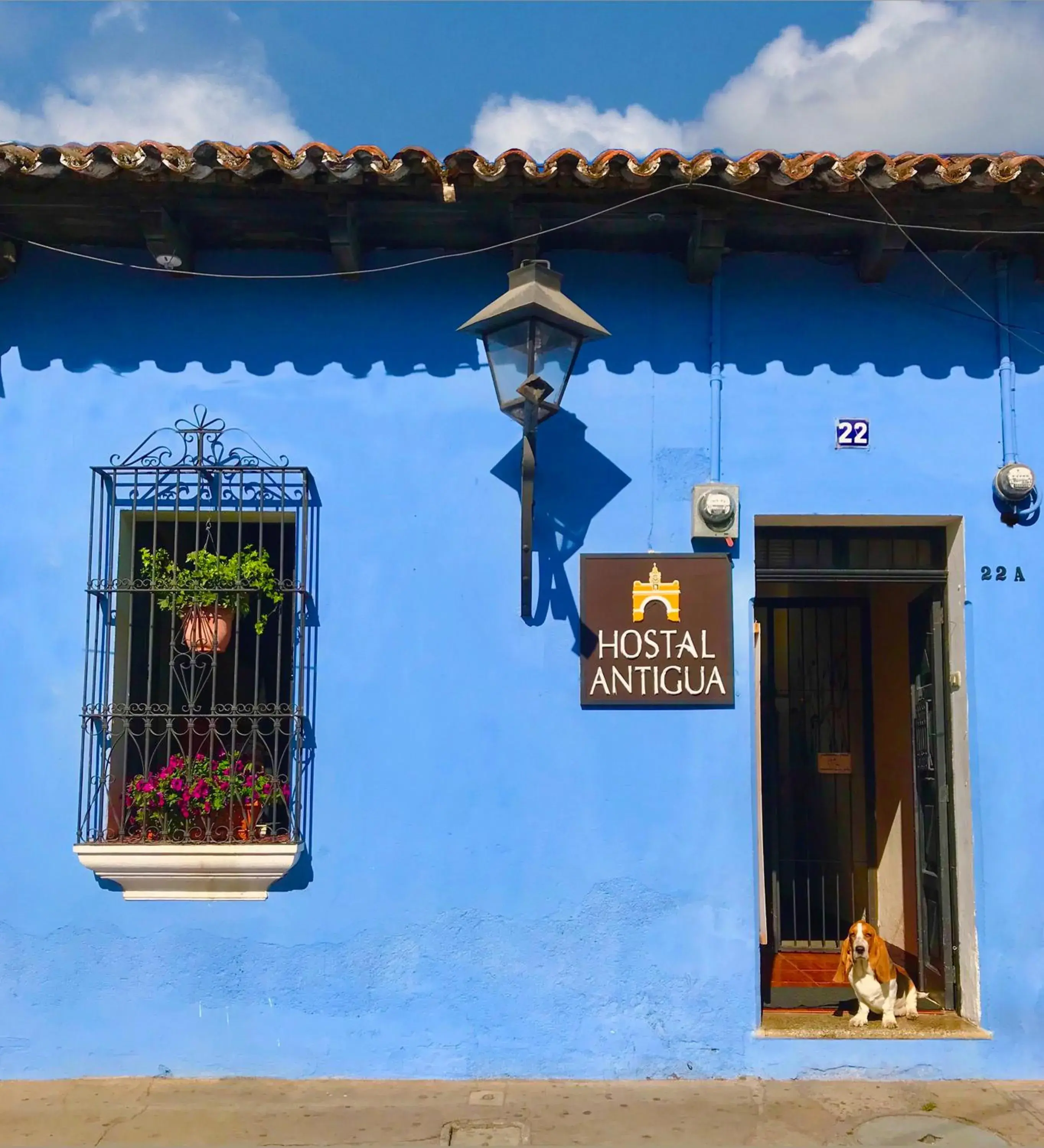 Facade/entrance in Hostal Antigua