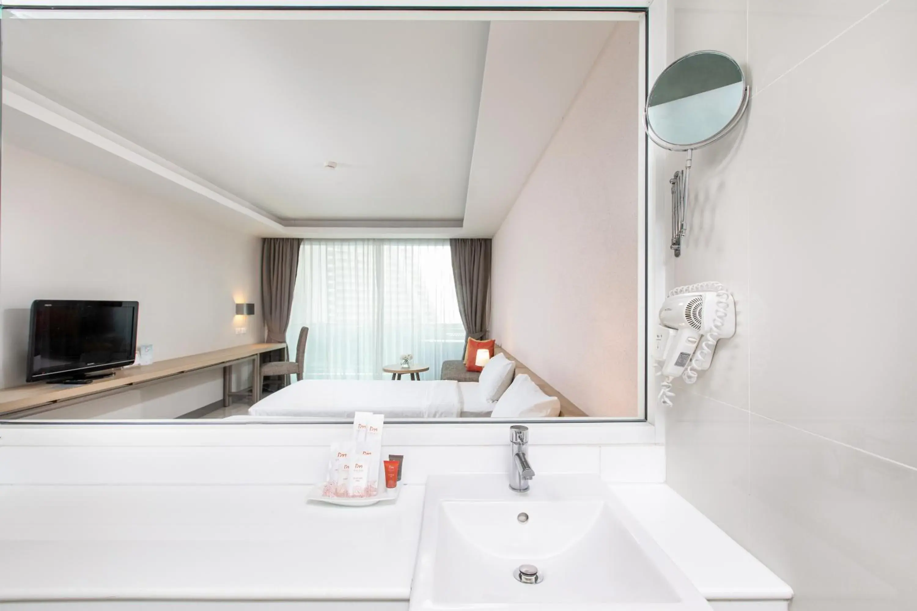 Bathroom in Prima Hotel Pattaya Bathroom in Prima Hotel Pattaya