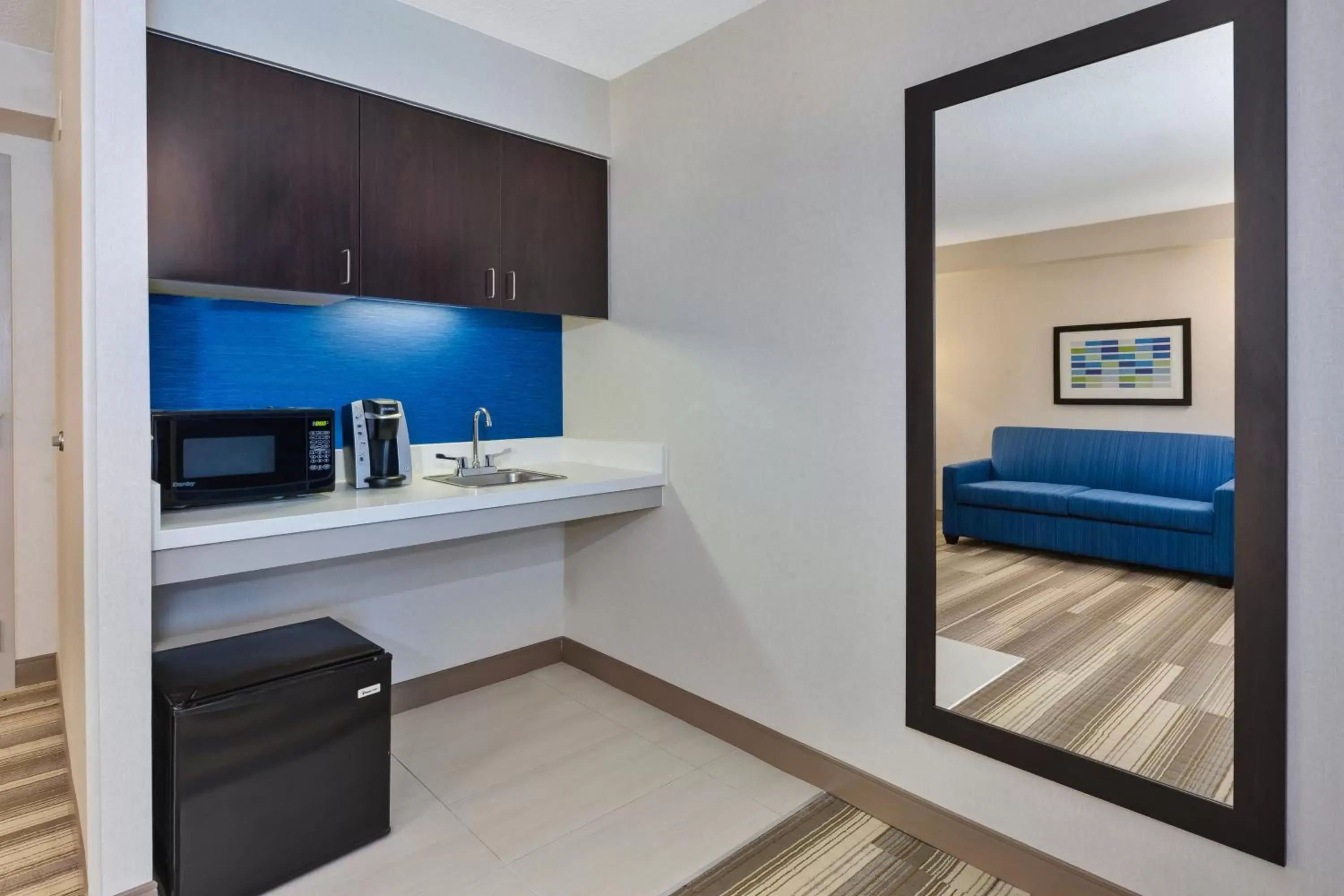 Photo of the whole room, Kitchen/Kitchenette in Holiday Inn Express Blacksburg, an IHG Hotel