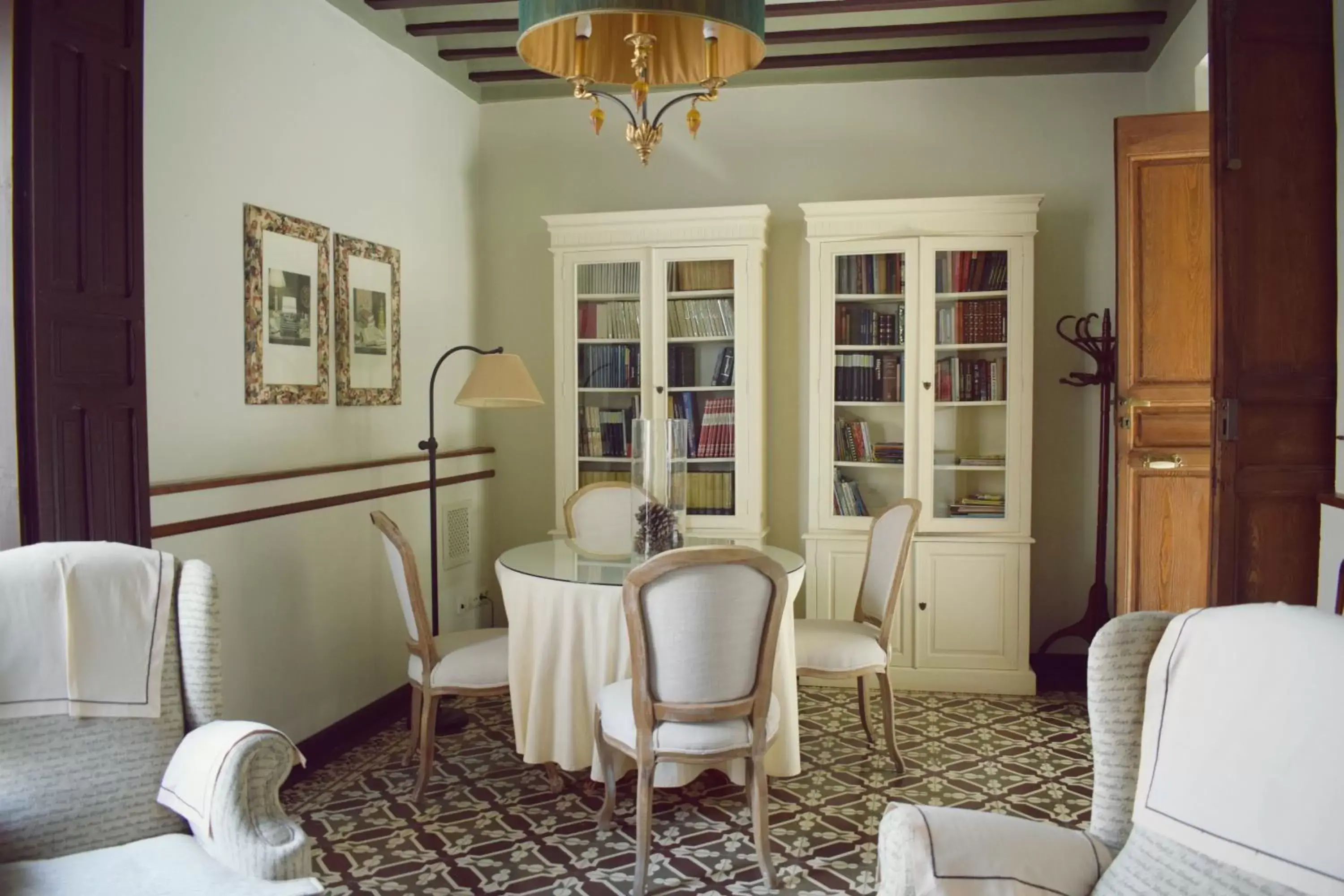 Library, Seating Area in Hotel Rural La Vida de Antes