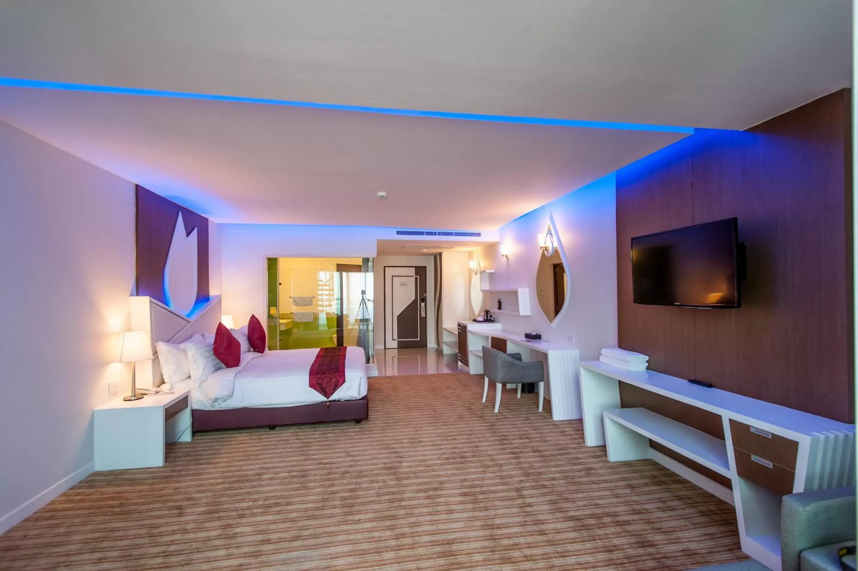 Bathroom, Seating Area in The Paradiso JK Design Hotel