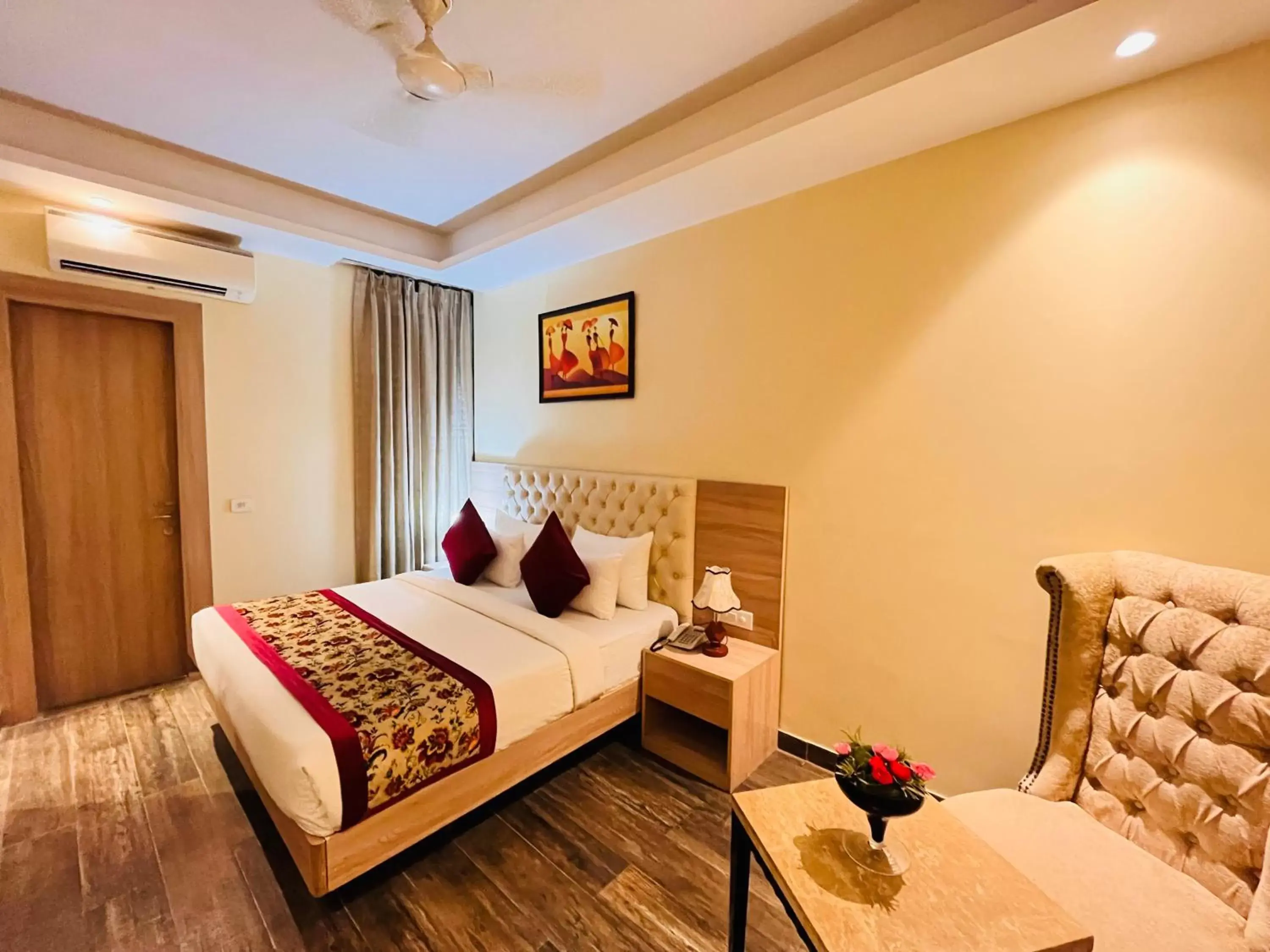 Bed in Hotel Banz - Near Delhi International Airport