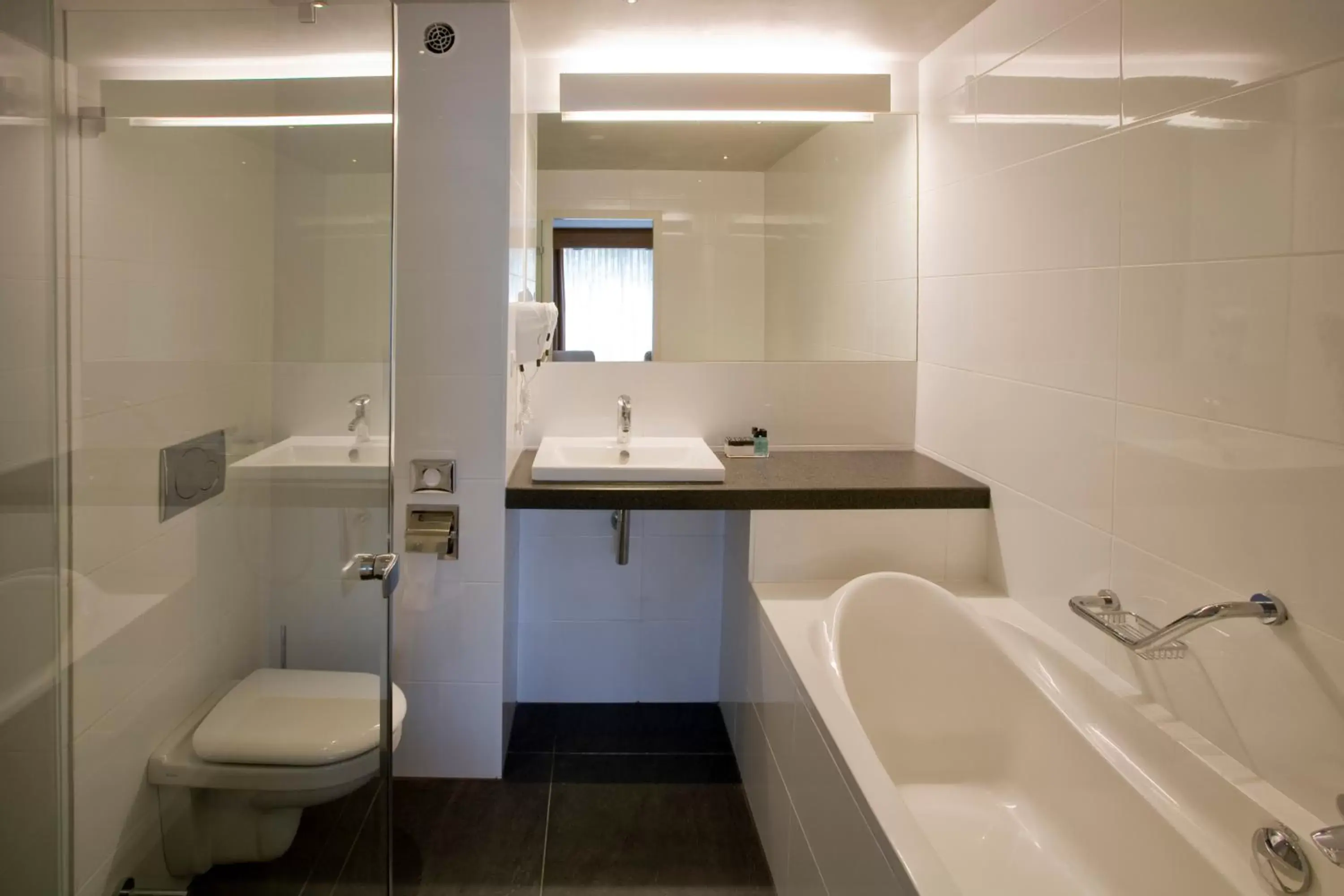 Bathroom in Van der Valk Hotel Stein Urmond