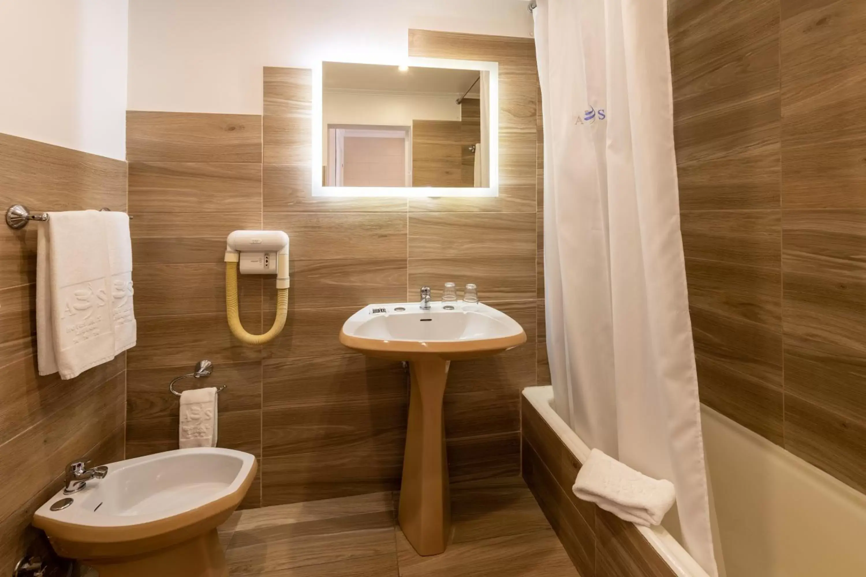 Toilet, Bathroom in Hotel A.S. Sao Joao da Madeira
