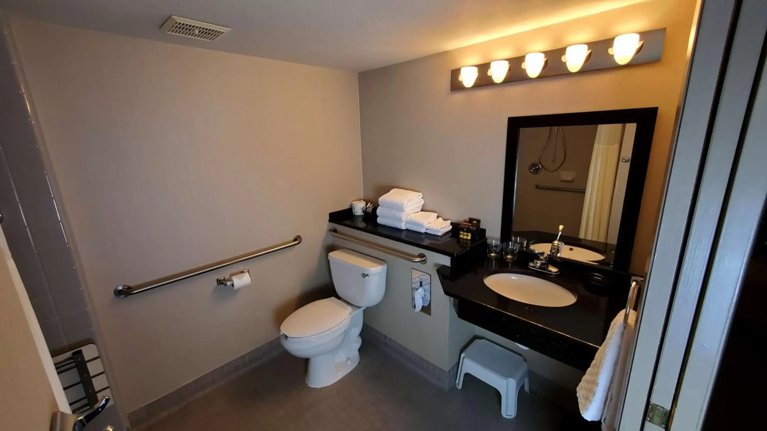 Bathroom in Best Western Plus Coeur d'Alene Inn