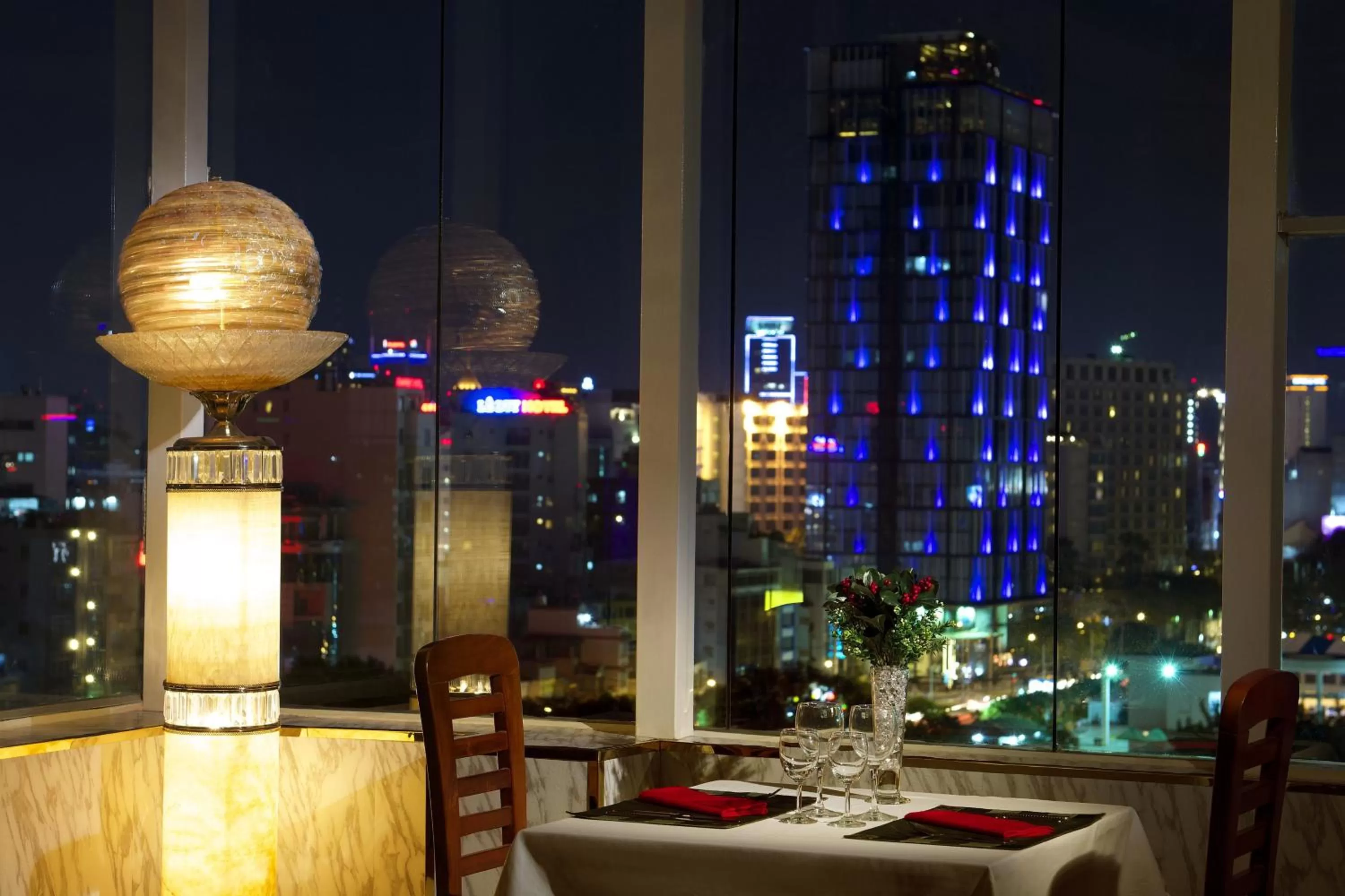 Restaurant/places to eat in Palago mc Hotel Park View