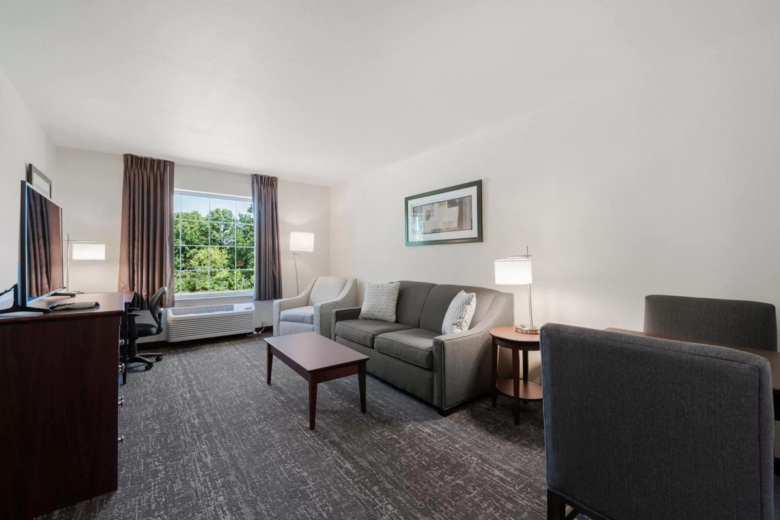 Living room, Seating Area in Cobblestone Hotel & Suites - Urbana
