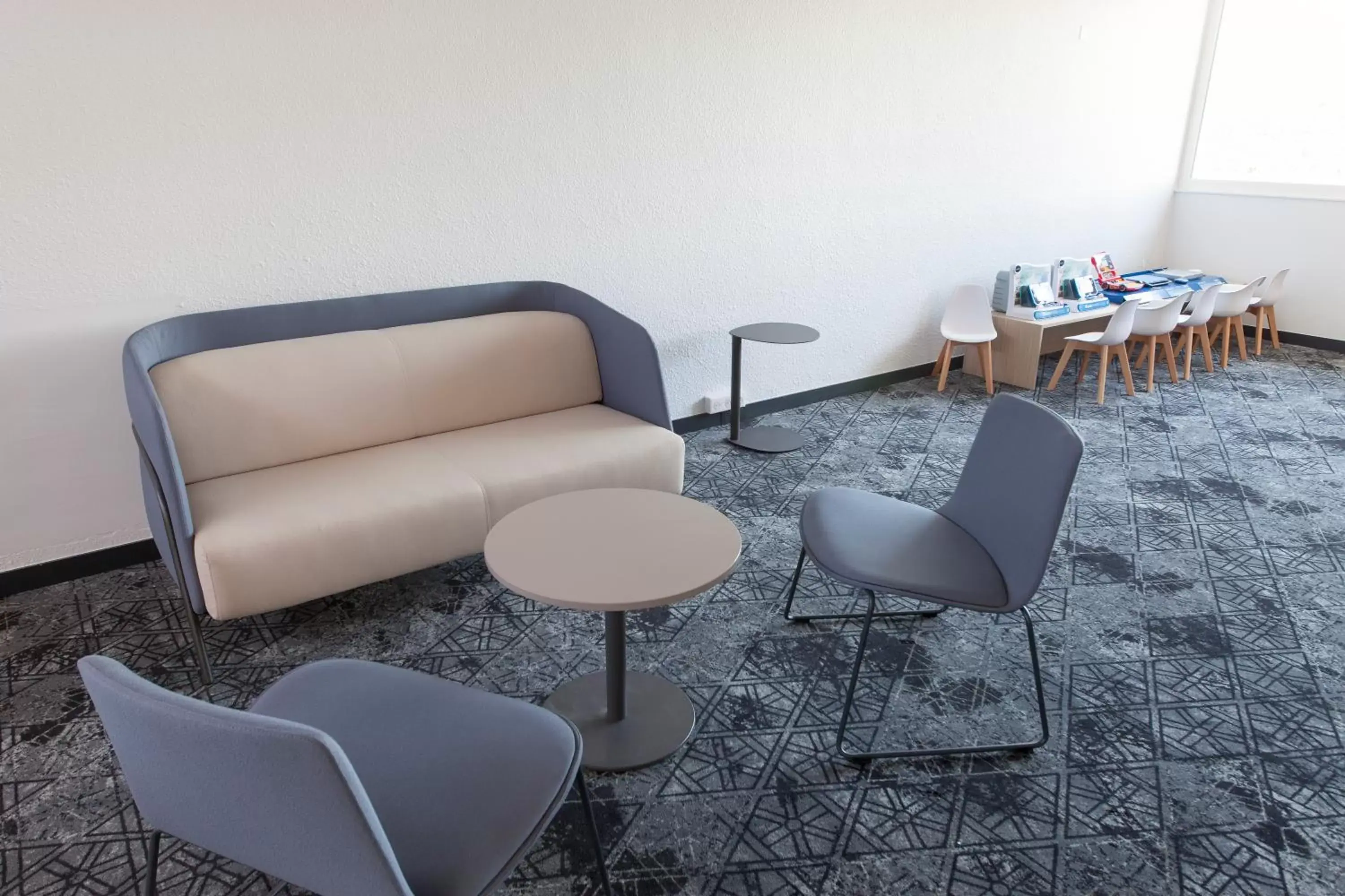 Lounge or bar, Seating Area in ibis Styles Poitiers Nord