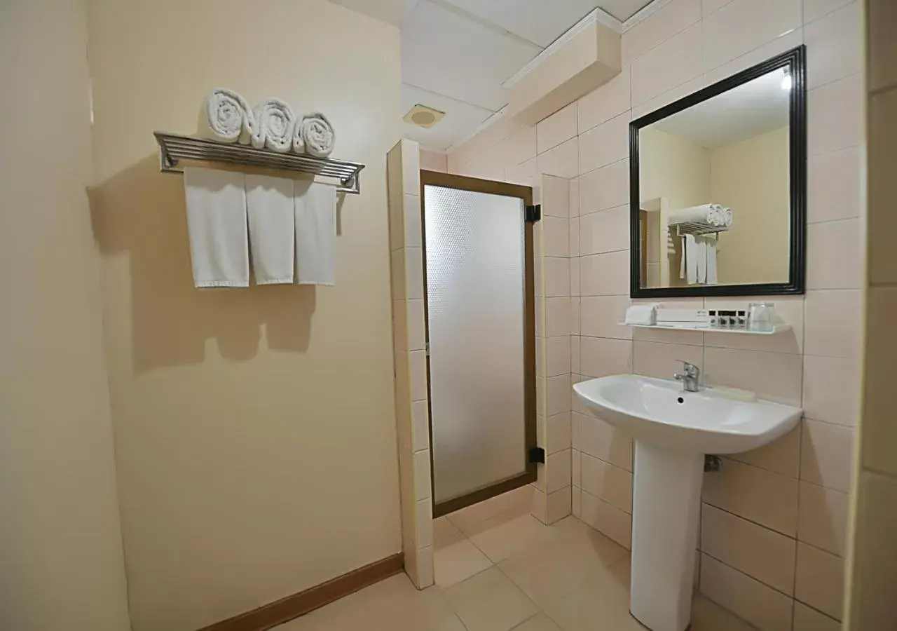 Bathroom in Technopark Hotel