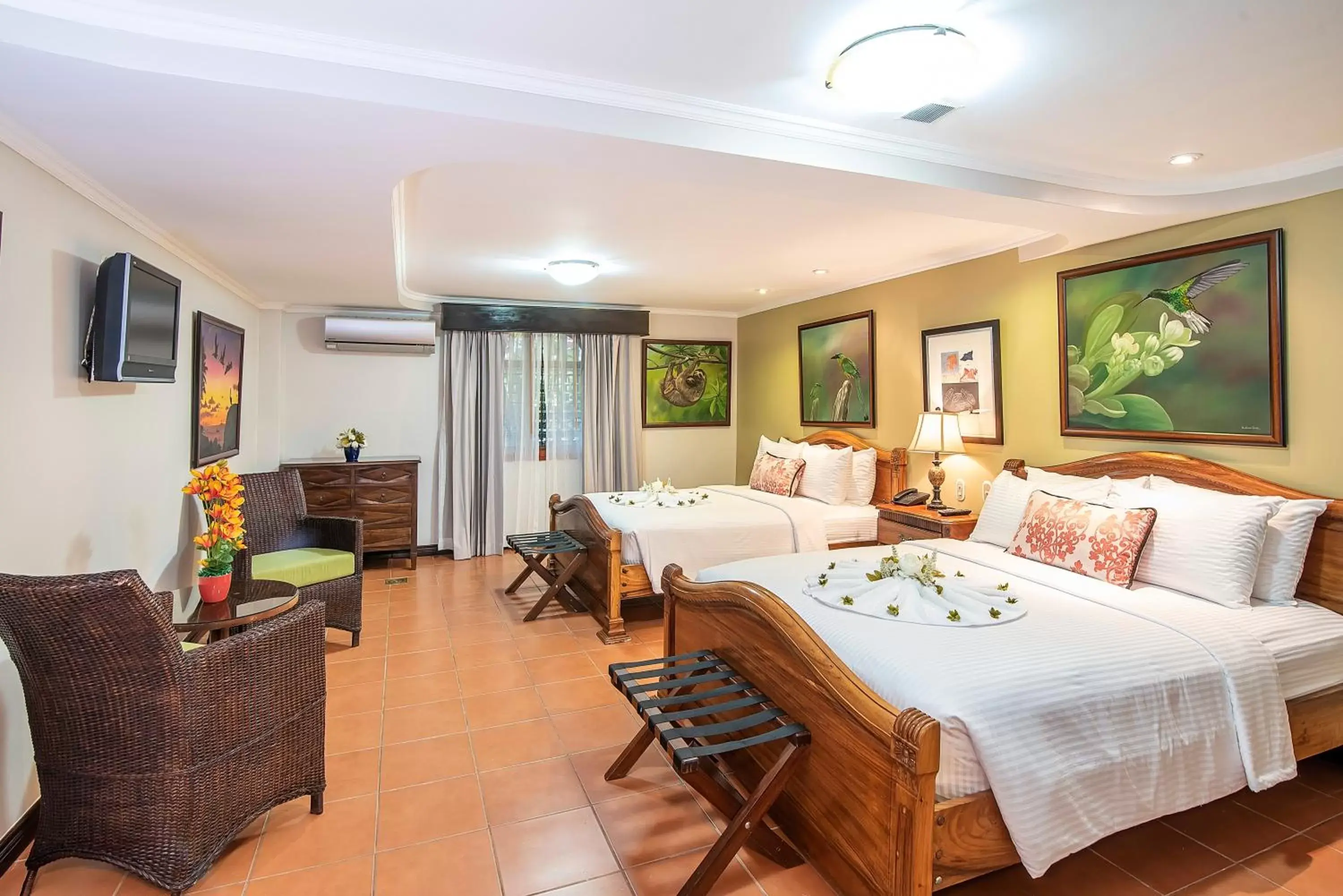 Standard Double Room with Two Double Beds in Hotel Casa Roland Golfito Resort