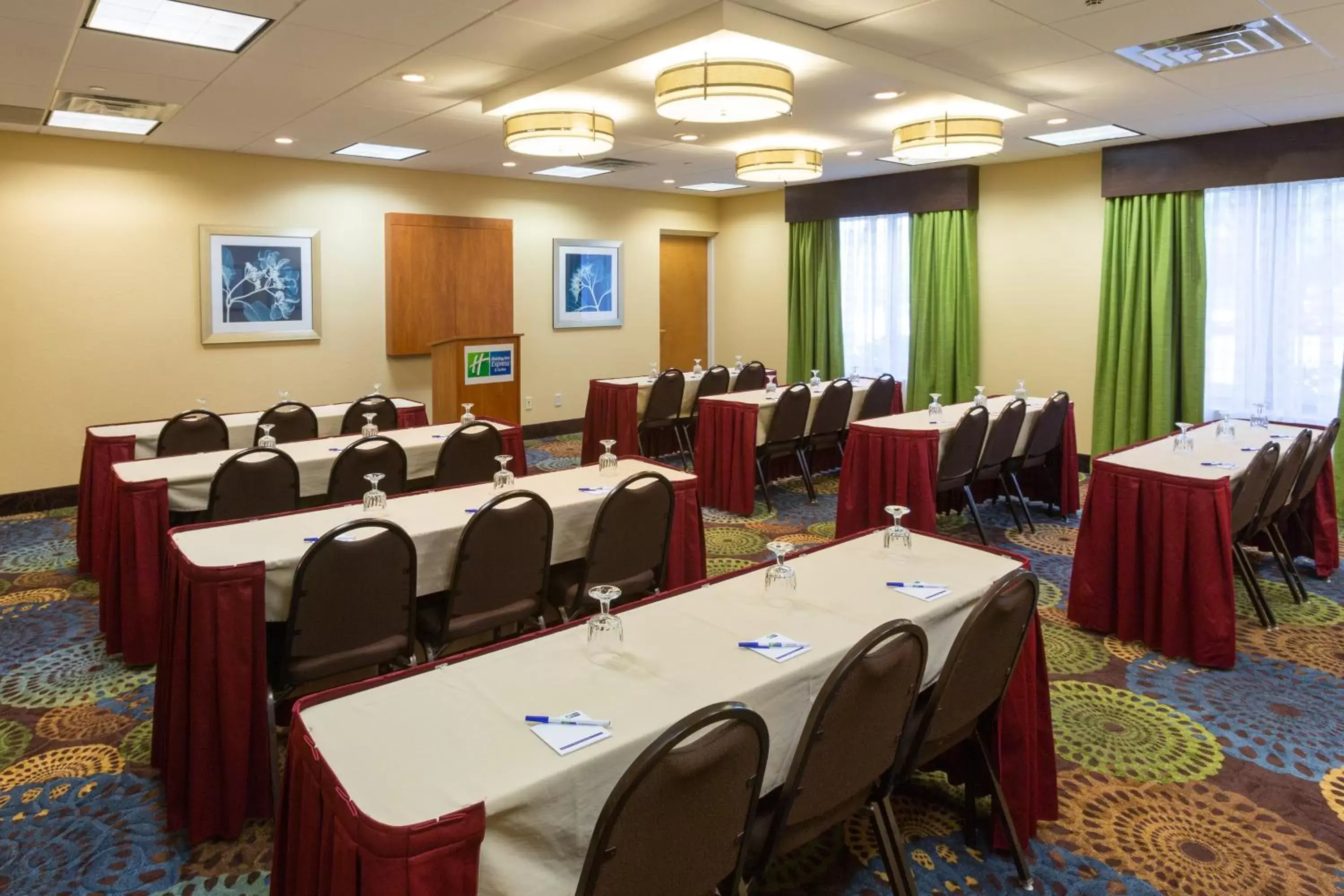 Meeting/conference room in Holiday Inn Express Hotel & Suites Jacksonville Airport, an IHG Hotel