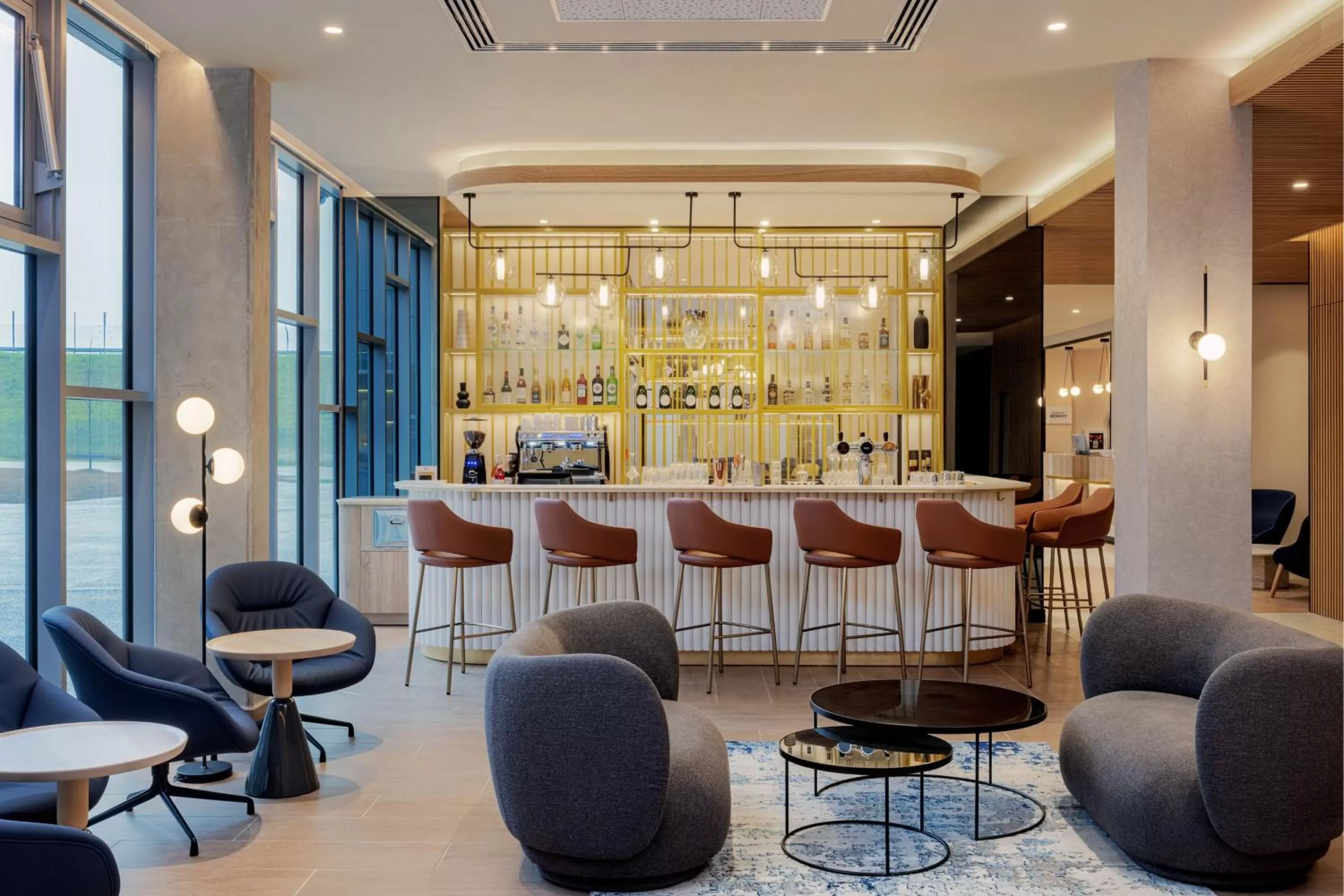 Lounge or bar in Courtyard by Marriott Paris Charles de Gaulle Central Airport