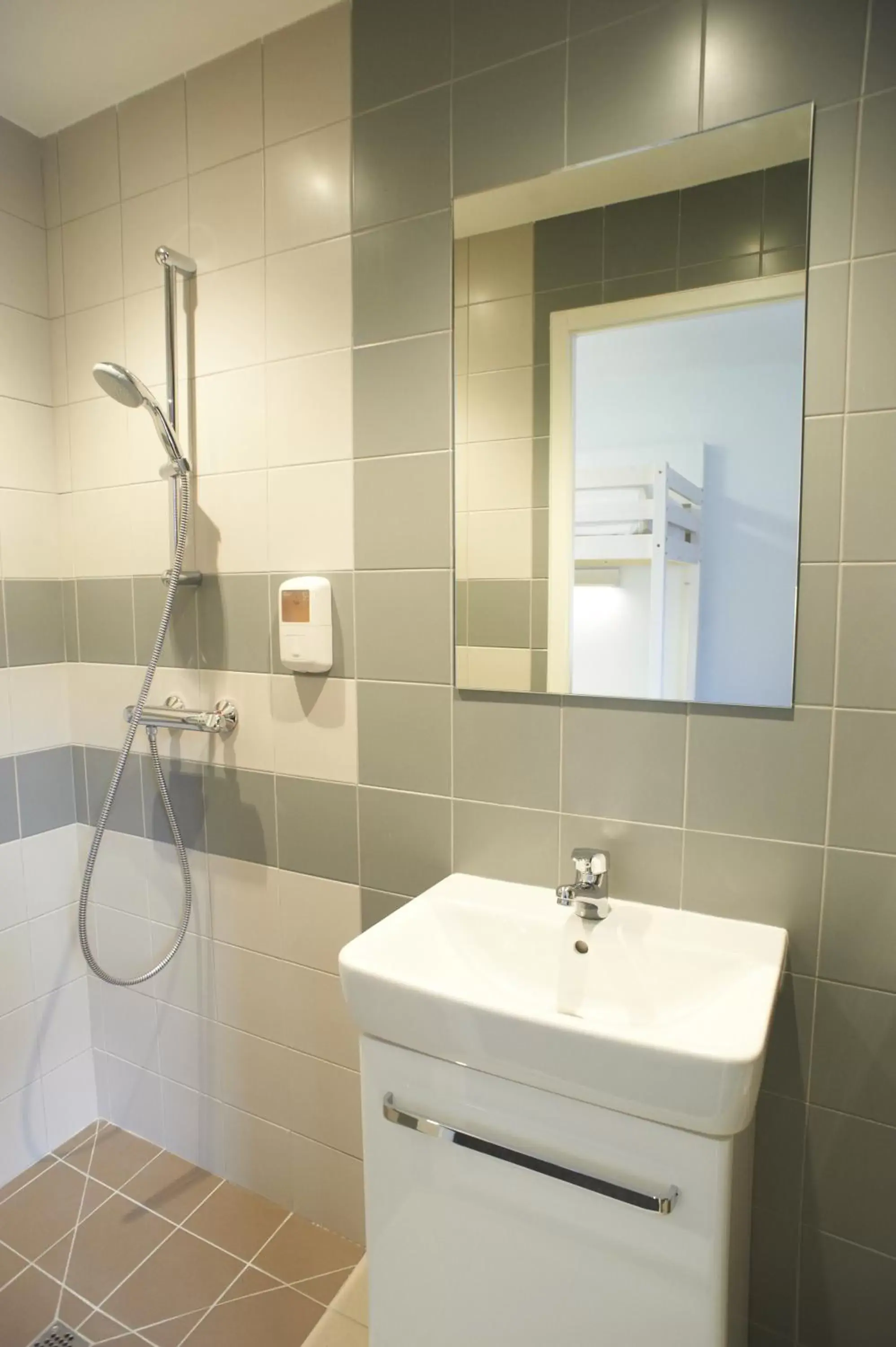 Bathroom in Logis Hotel Chateaubriand