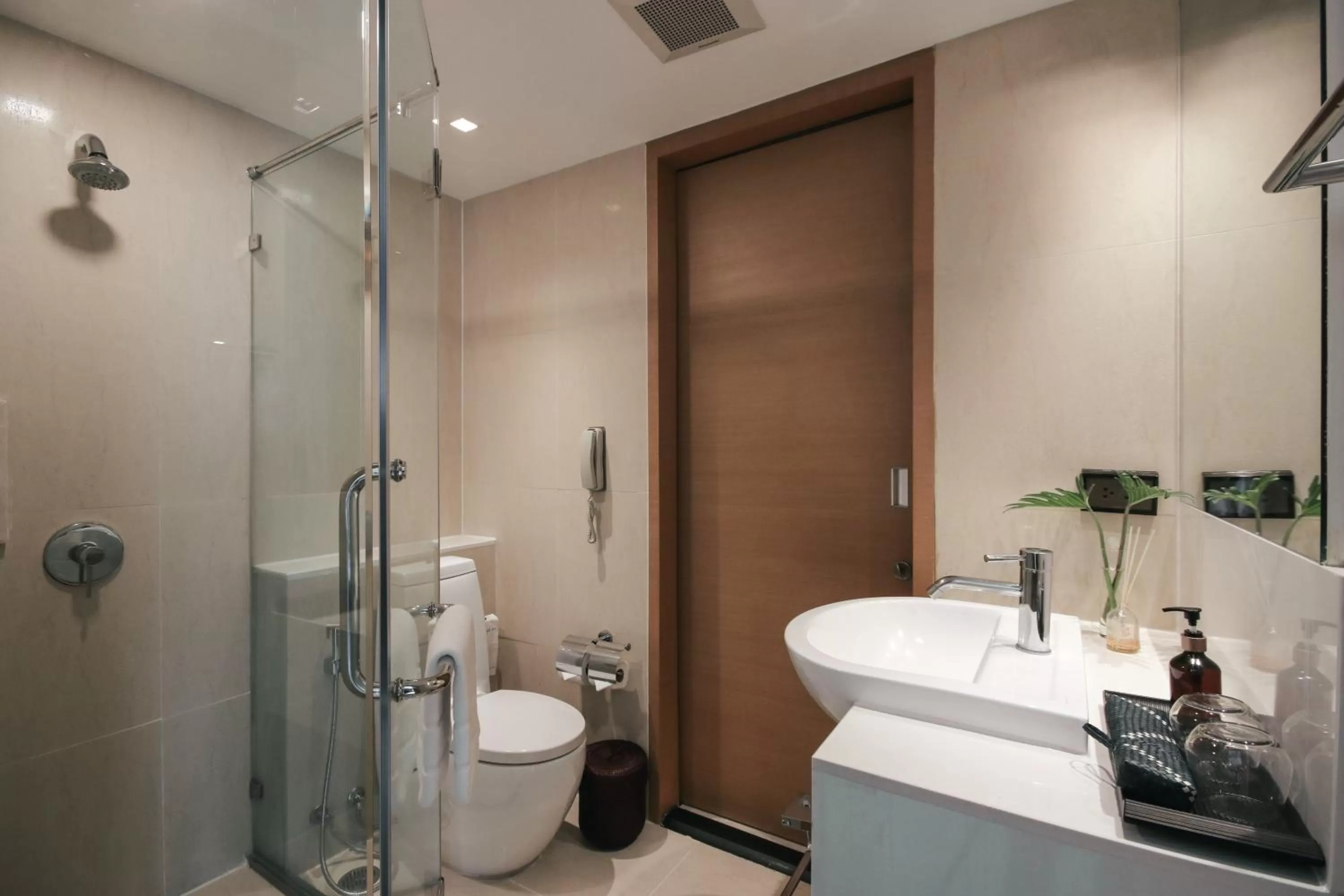 Bathroom in Sivatel Bangkok Hotel