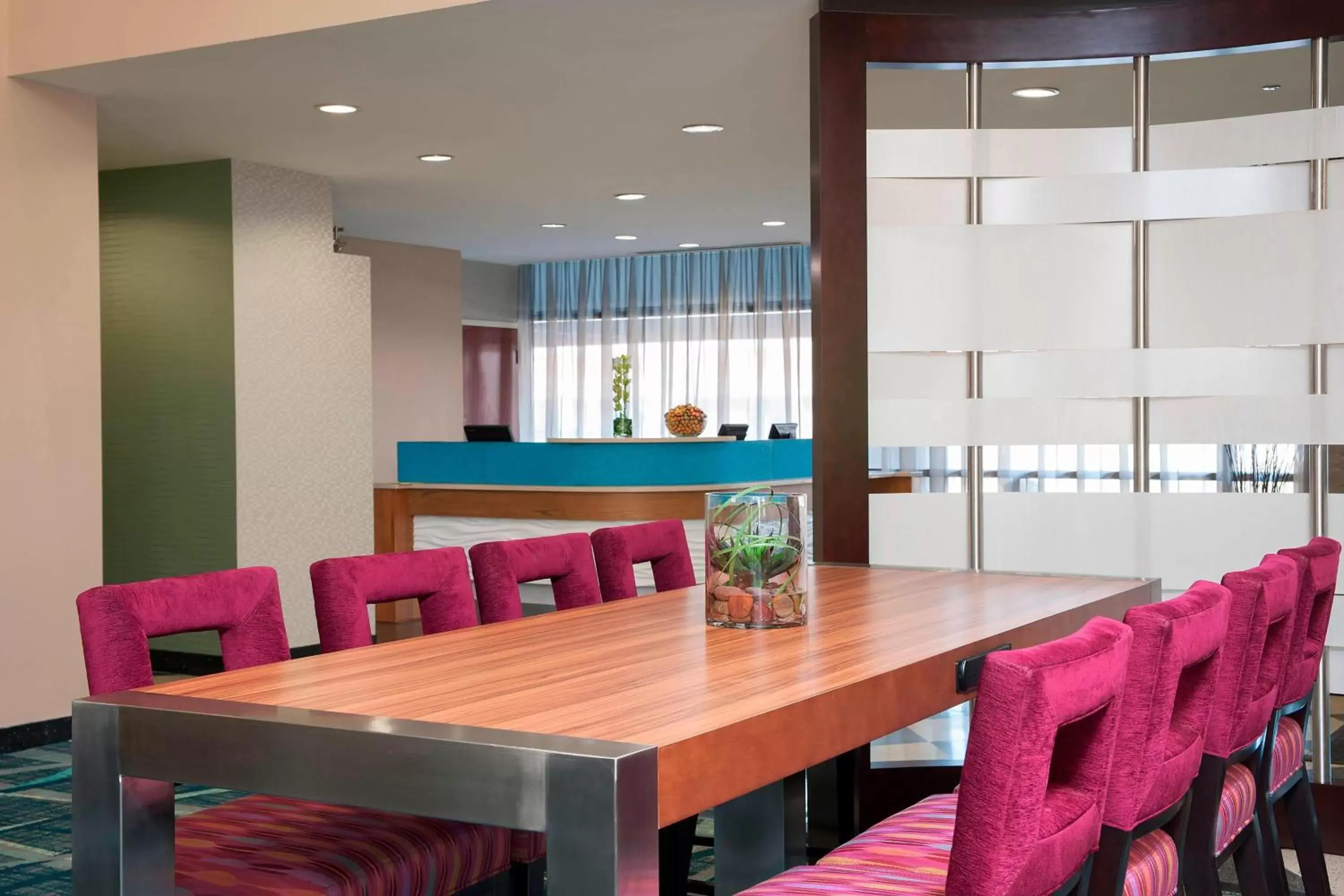 Restaurant/places to eat in SpringHill Suites by Marriott Chicago O'Hare