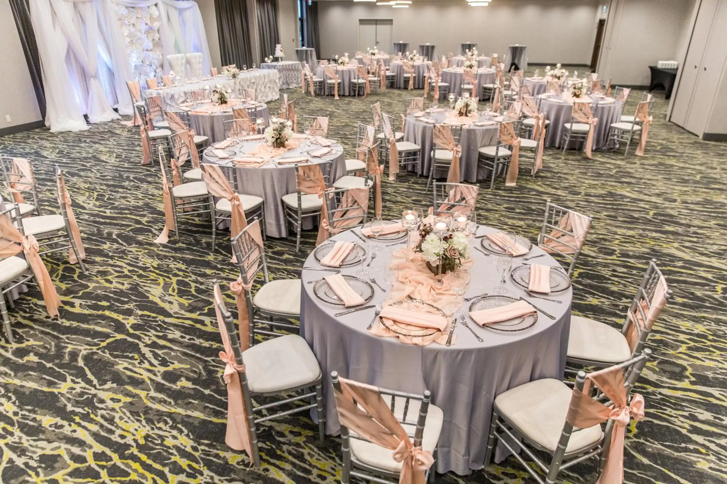 Meeting/conference room, Banquet Facilities in Holiday Inn Hotel & Suites Calgary South - Conference Ctr, an IHG Hotel