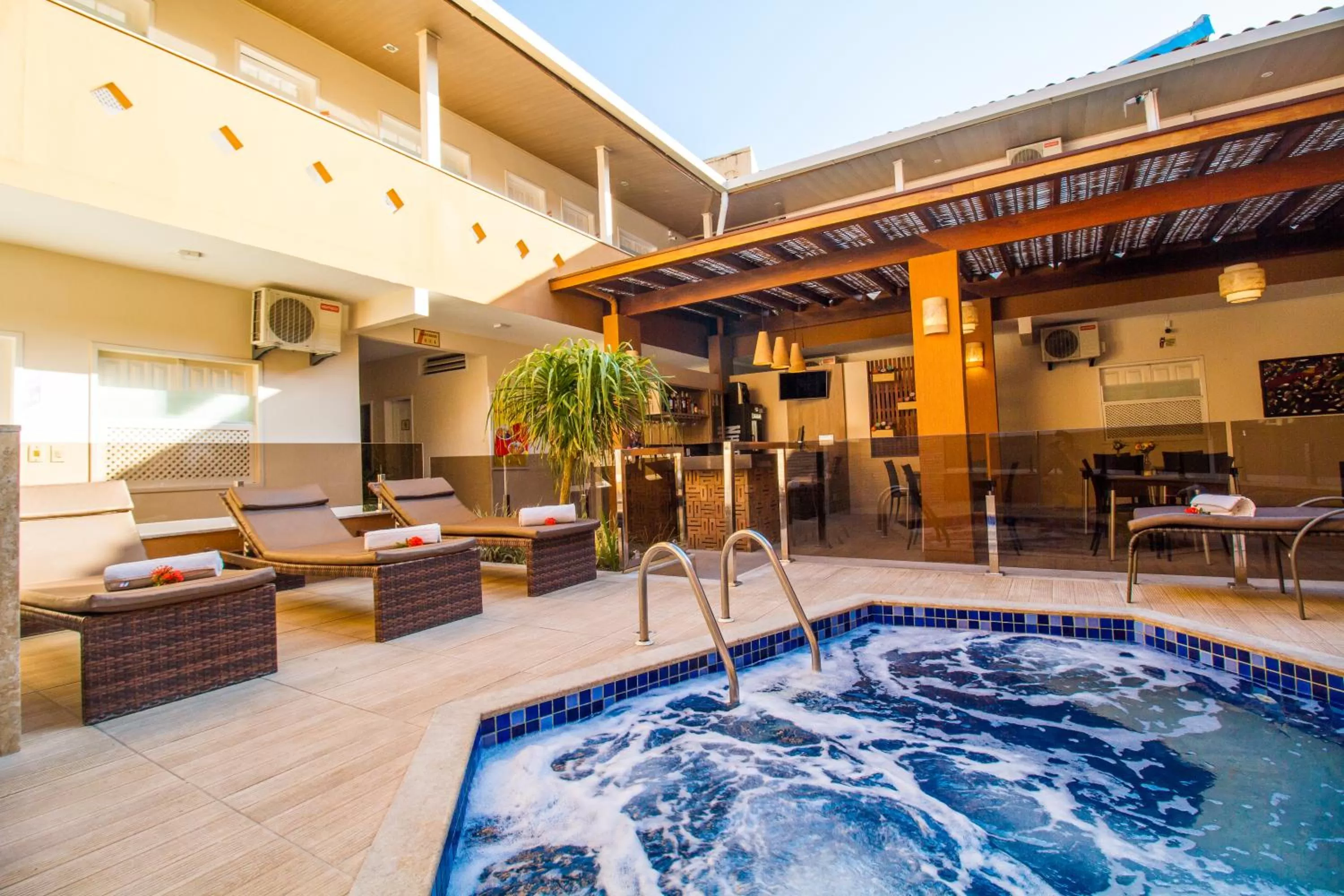 Hot Tub in Rede Andrade Terra Brasil