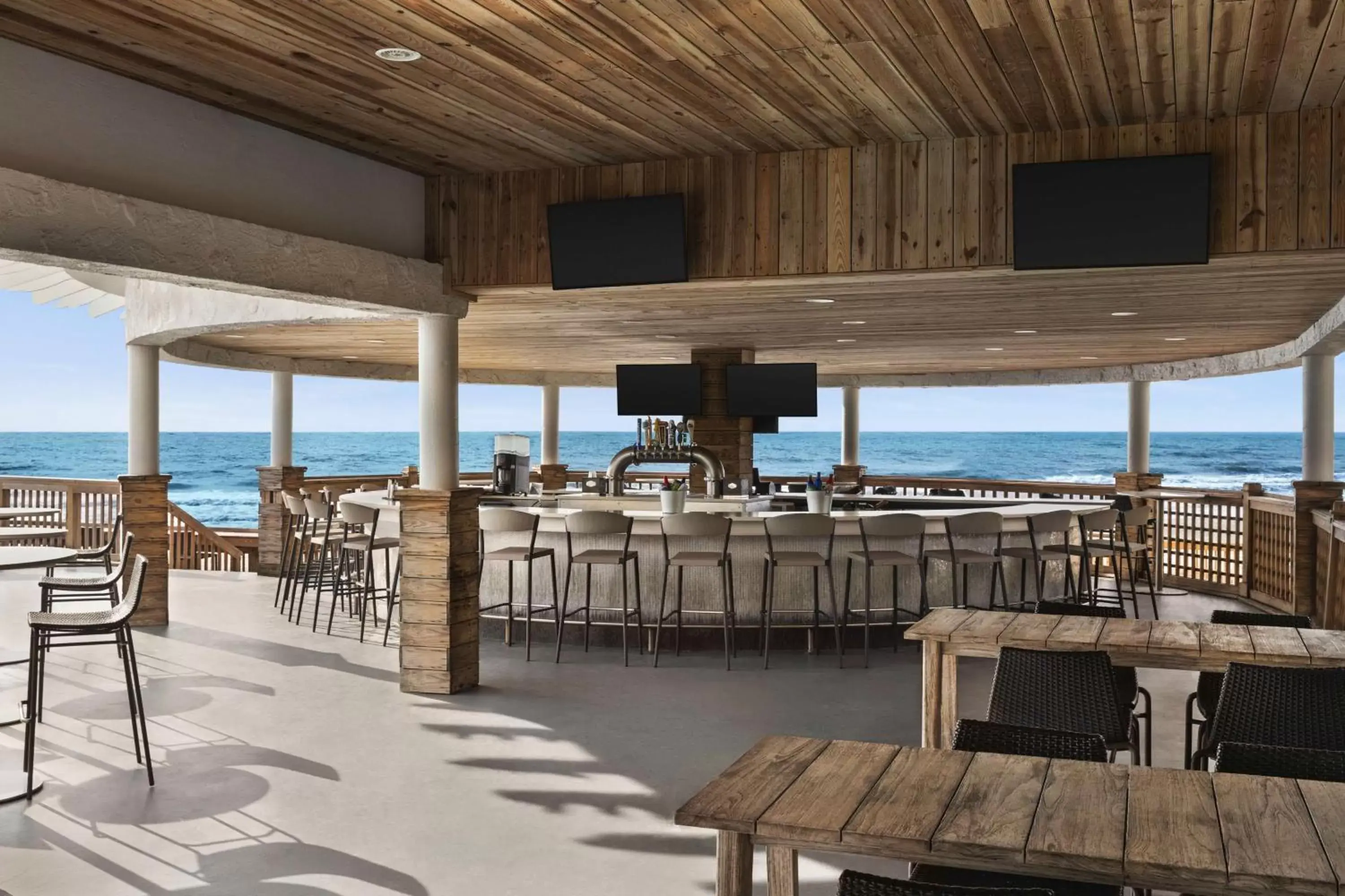 Lounge or bar in Hilton Myrtle Beach Resort