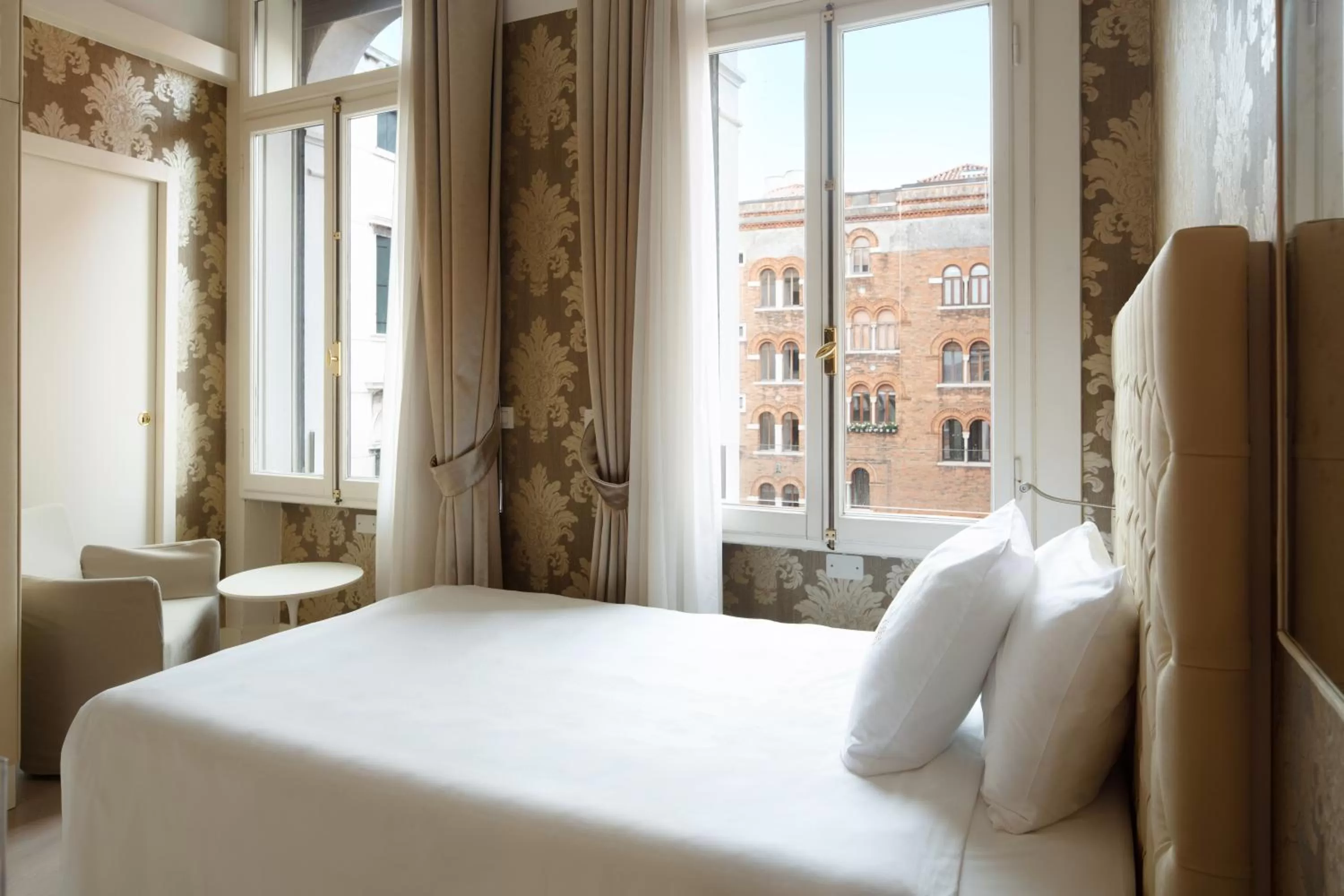 Bed in Palazzo Barocci