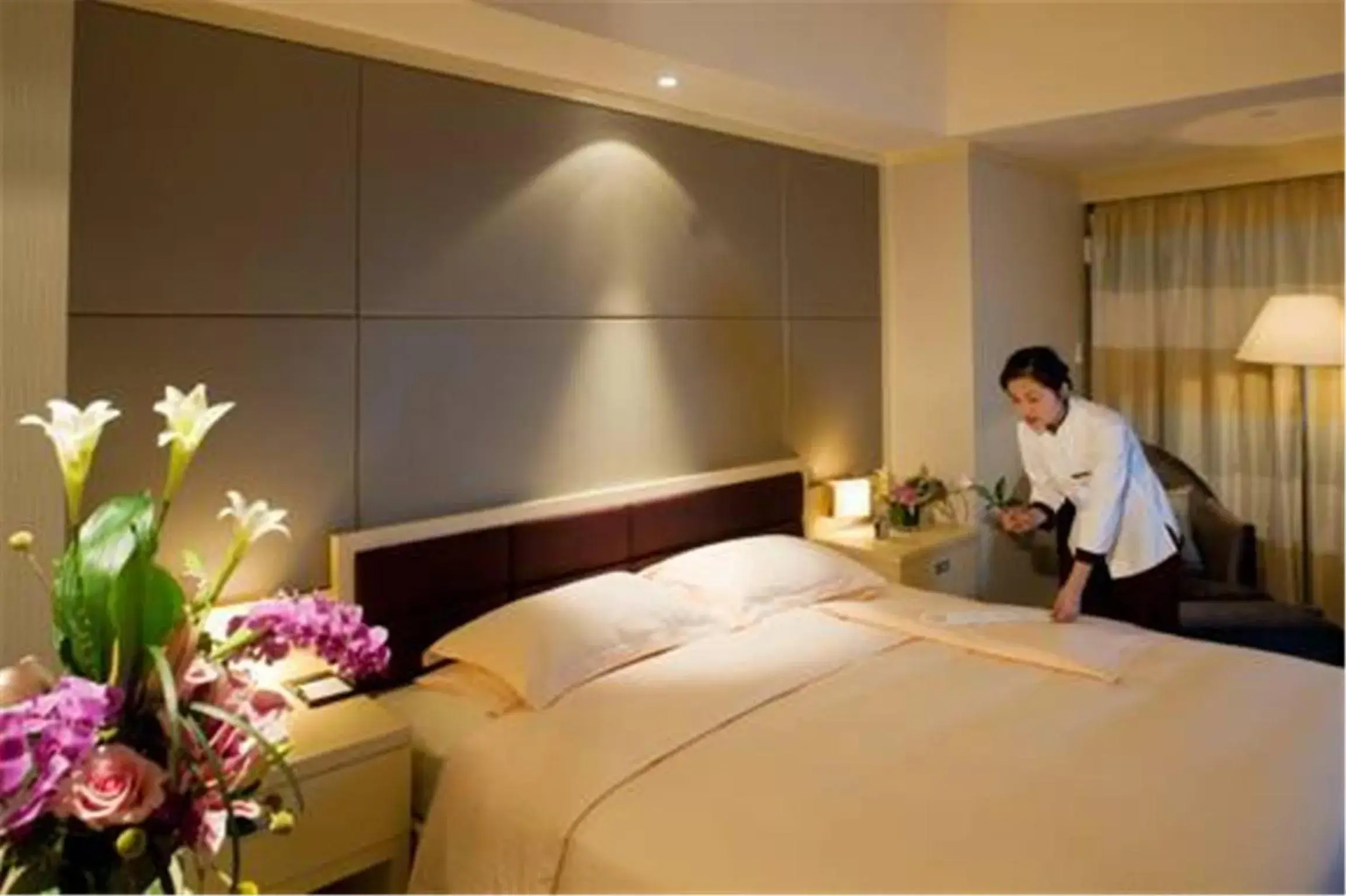 Bedroom in Juss Hengshan HotelFormer Regal International East Asia Hotel