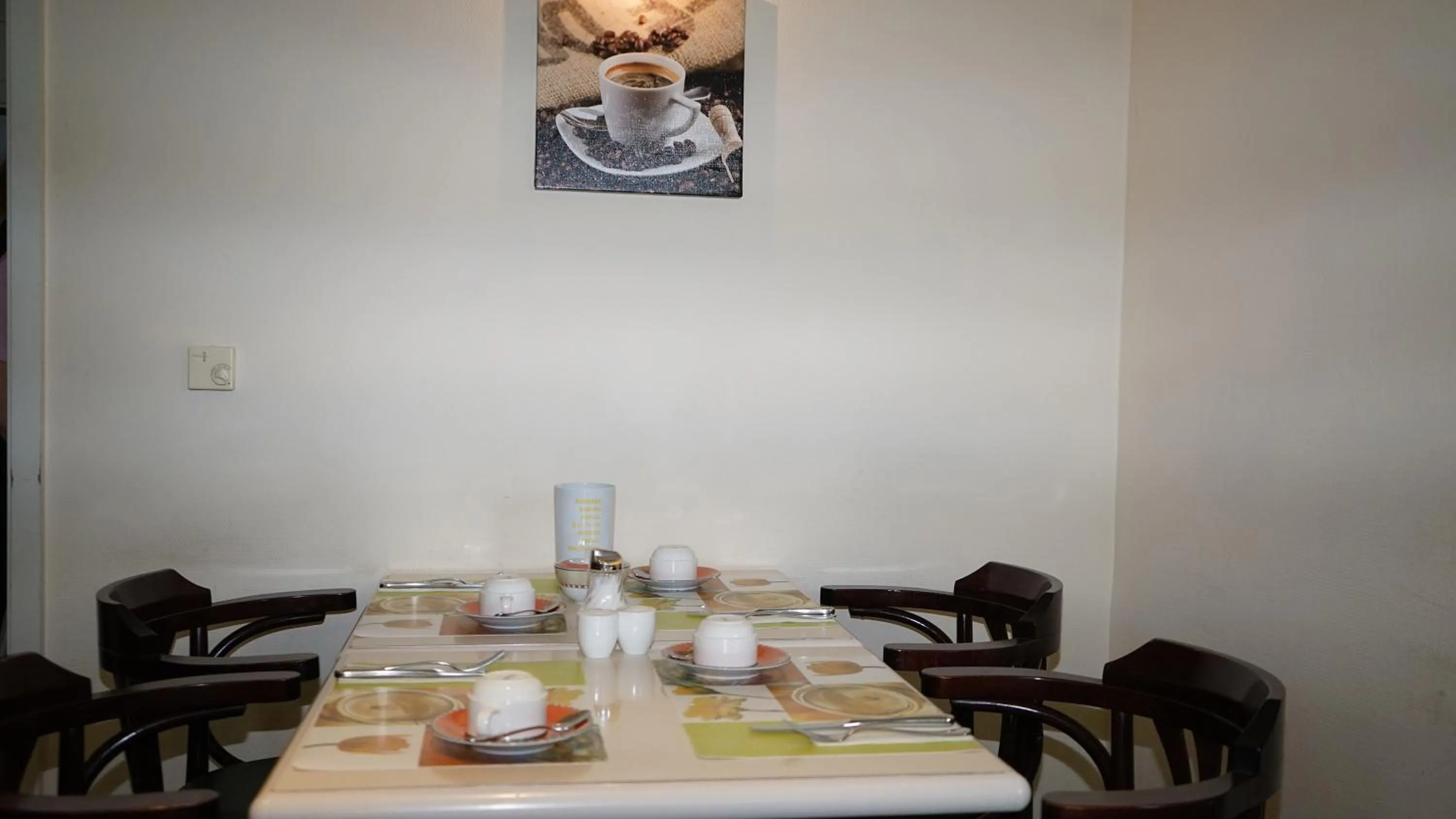 Restaurant/places to eat in Entrée Groß Borstel Garni Hotel