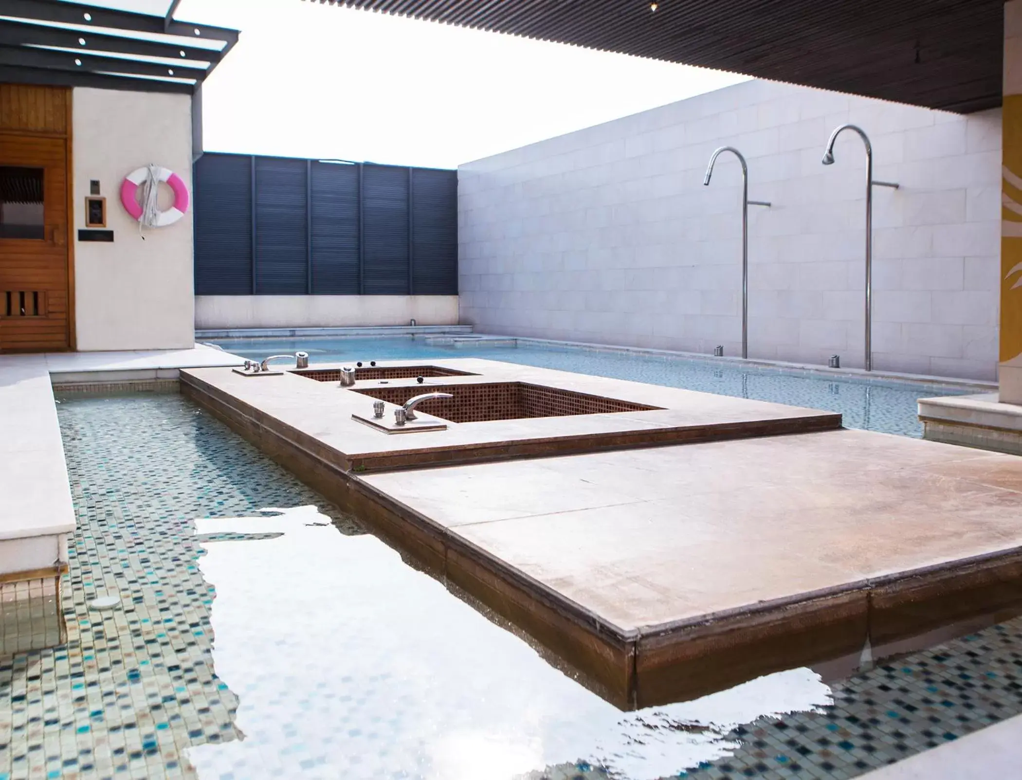 Swimming Pool in All-Ur Boutique Motel - KaoHsiung Branch