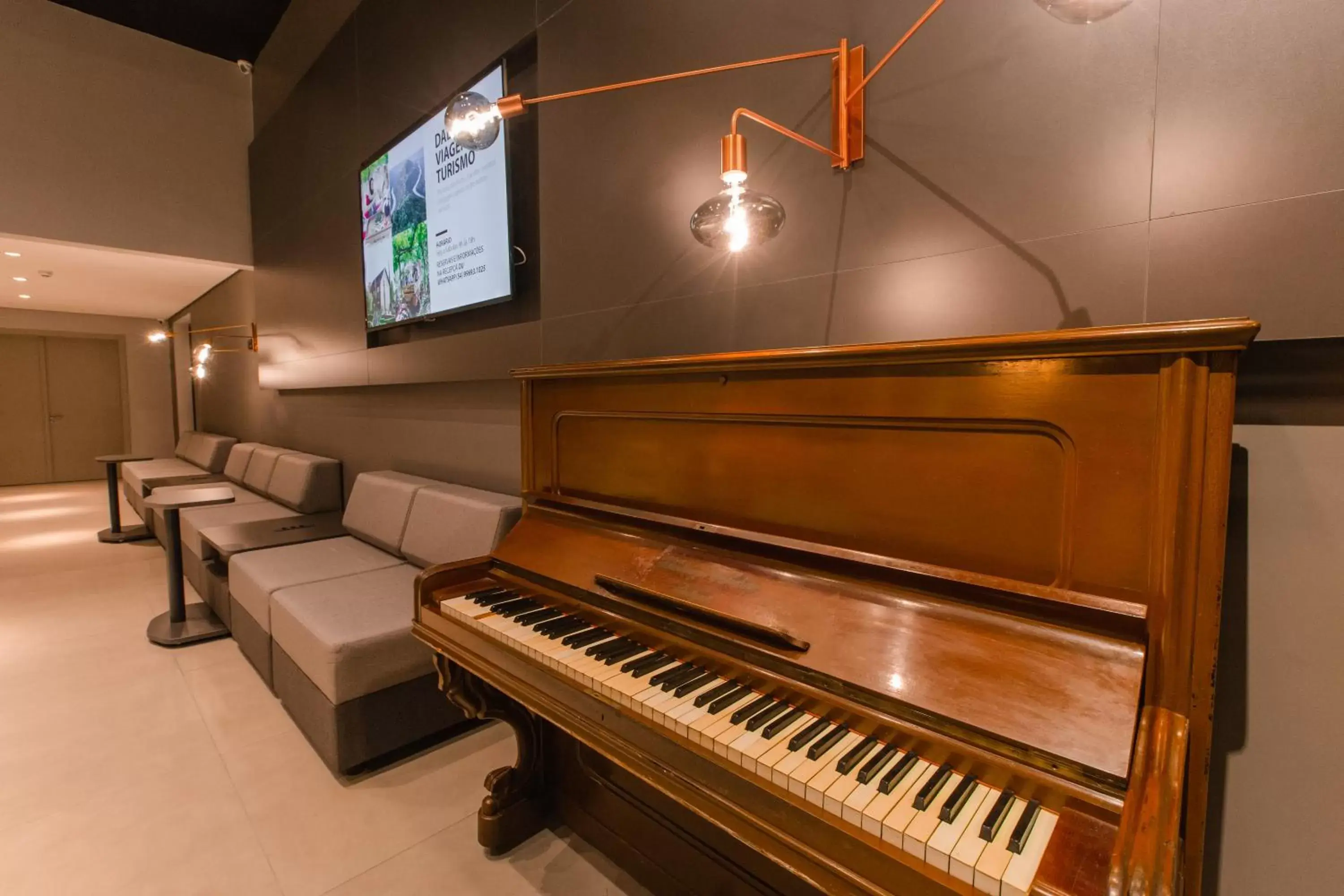 Communal lounge/ TV room in Dall'Onder Ski Hotel