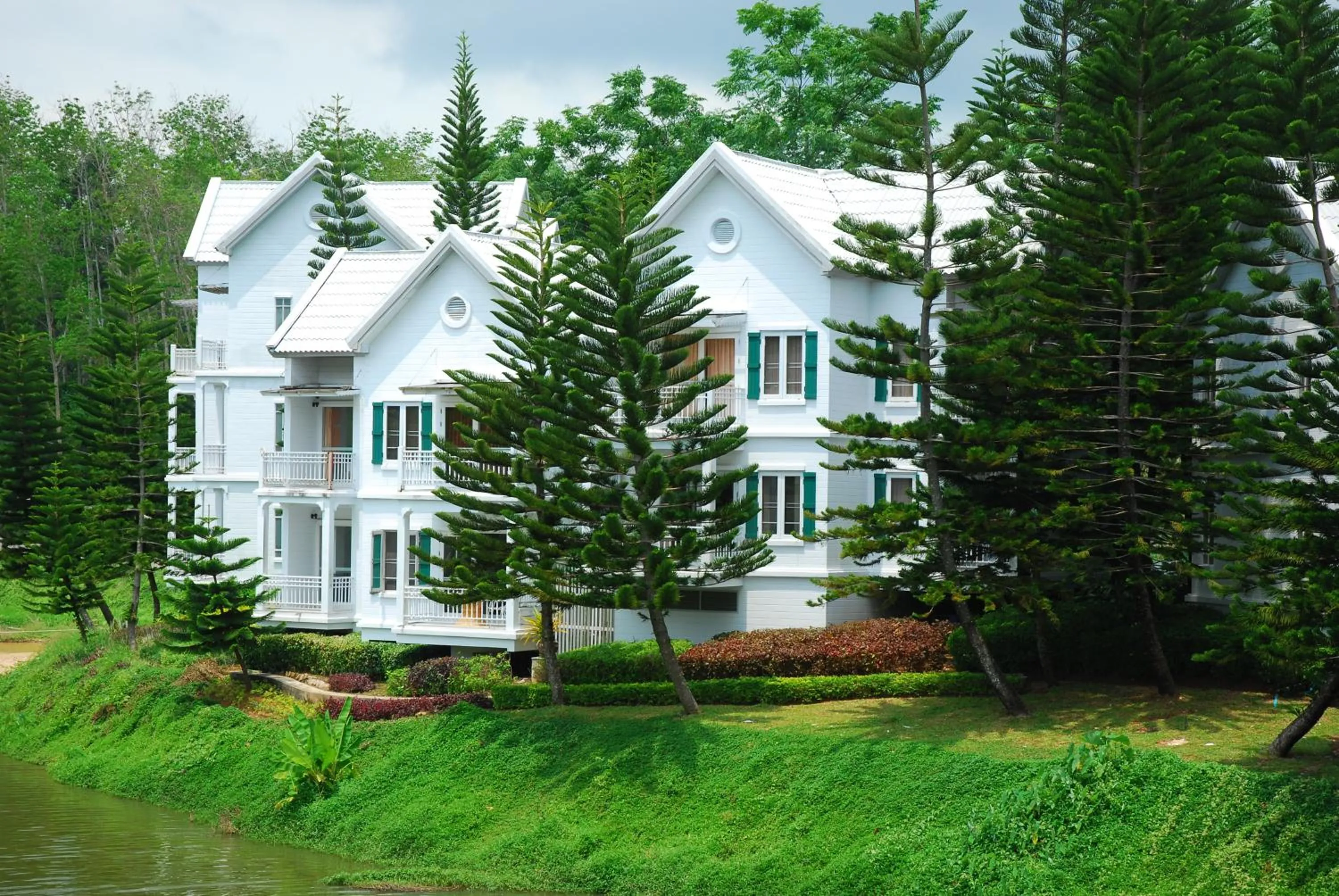 Decorative detail in Brookside Valley Resort