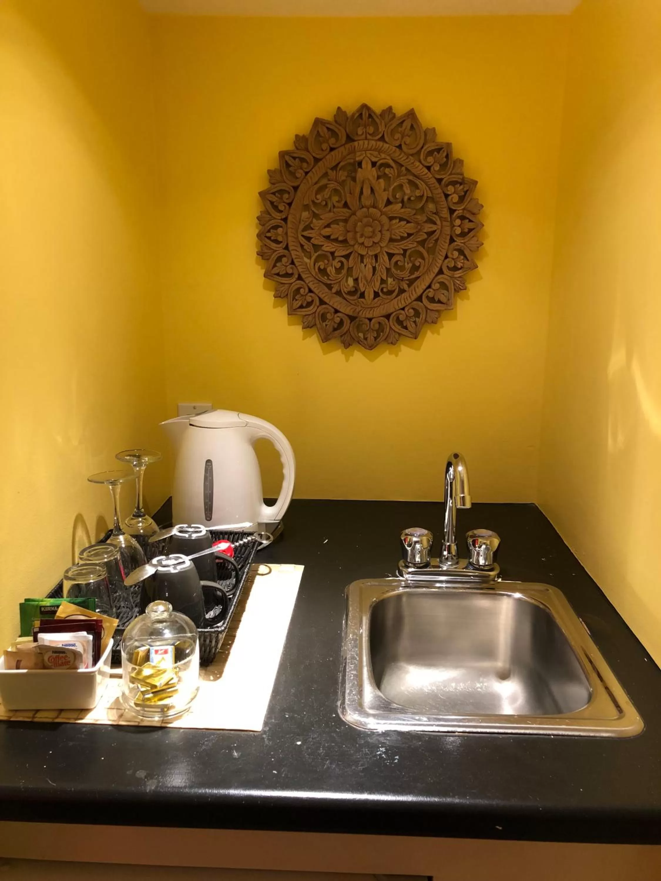 Coffee/tea facilities, Kitchen/Kitchenette in Barclay House Bed and Breakfast