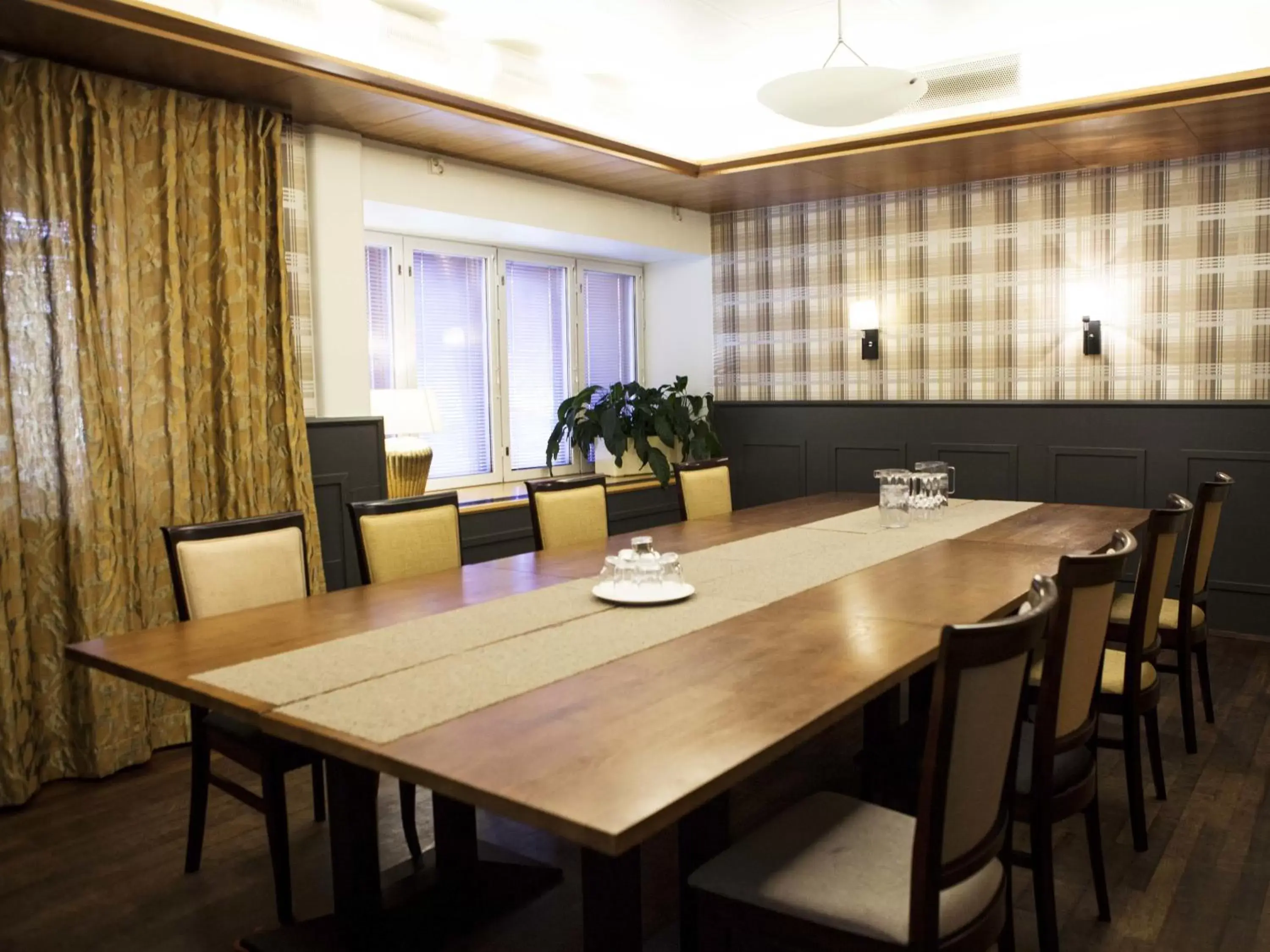 Meeting/conference room, Restaurant/Places to Eat in Finlandia Park Hotel Helsinki