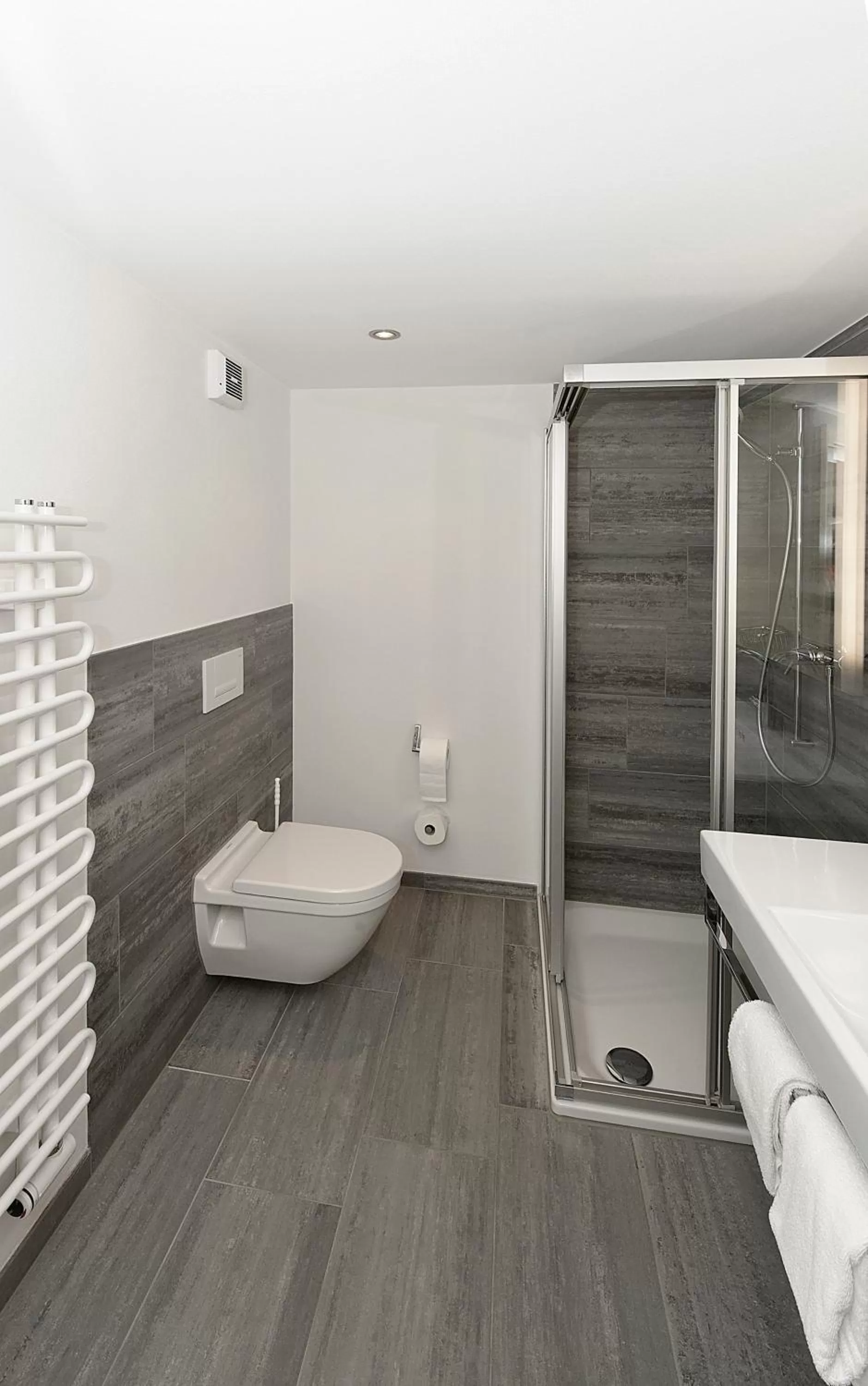 Bathroom in Alpinhotel Bort