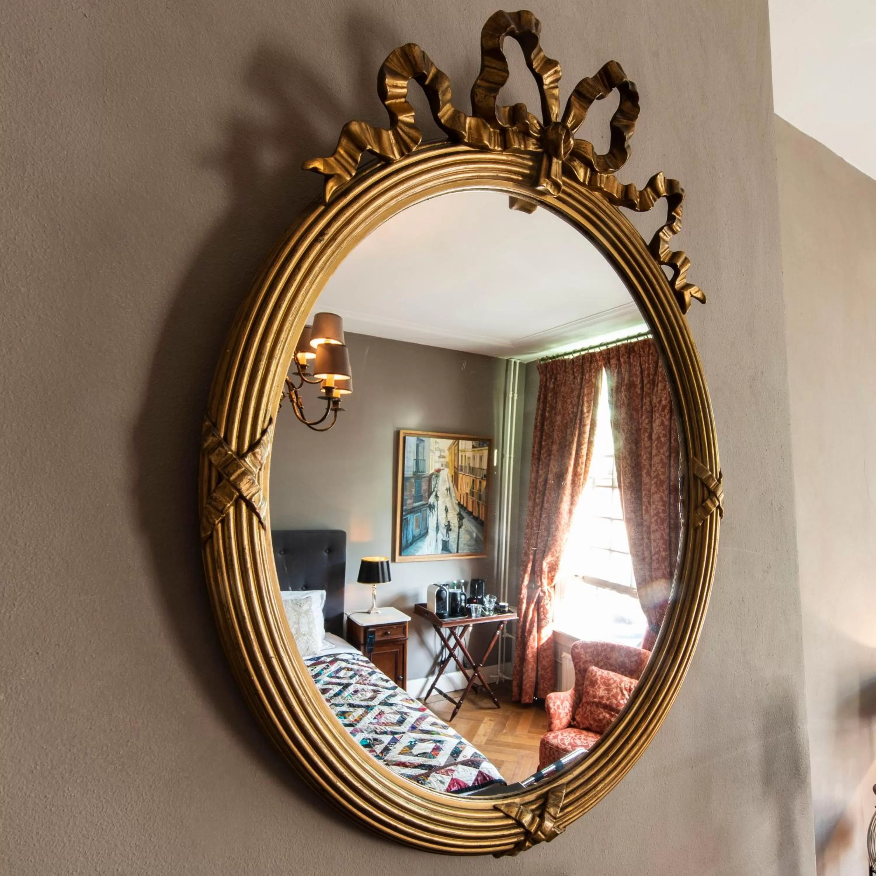 Decorative detail in B&B De Schiedamse Suites