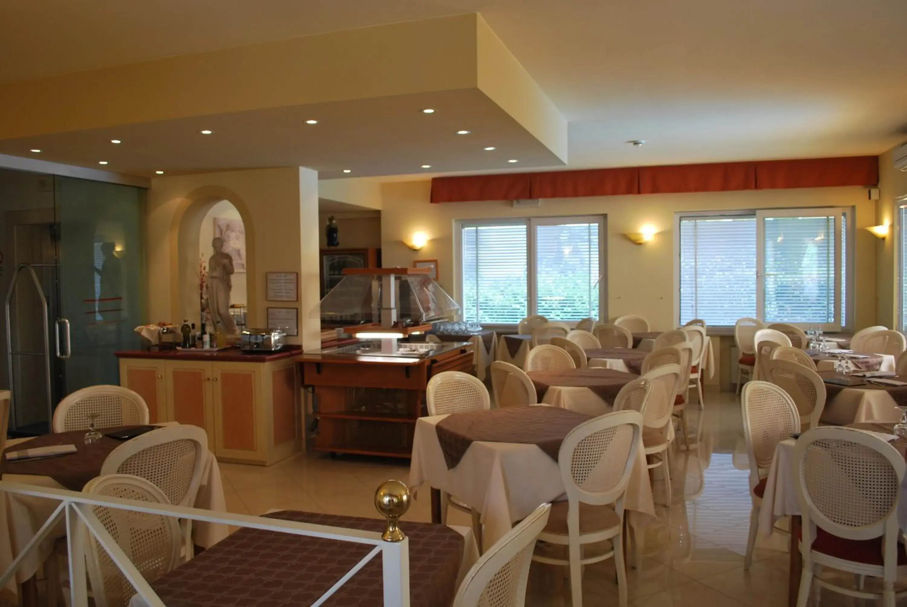Meeting/conference room, Restaurant/Places to Eat in Hotel Alsazia