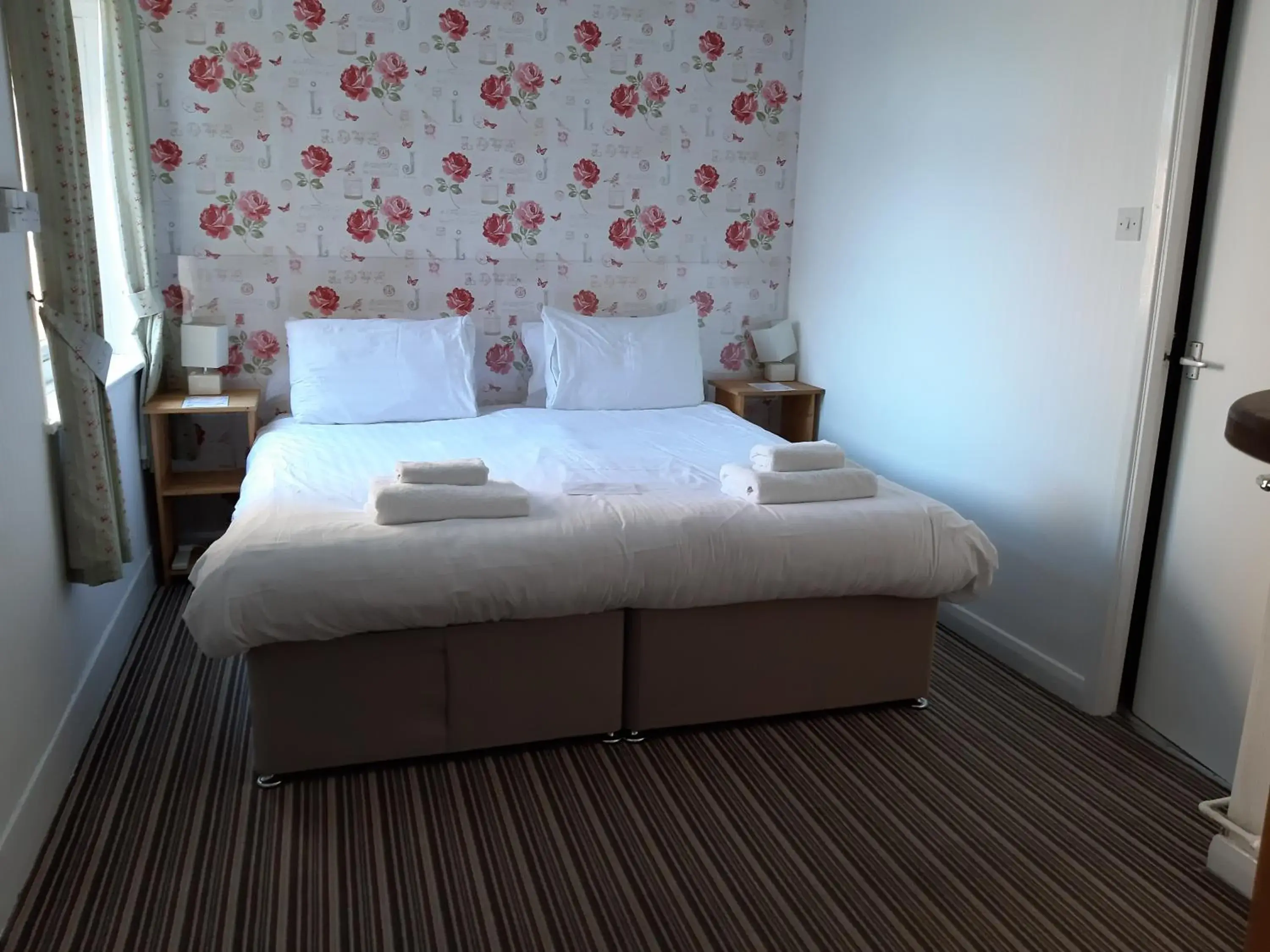 Photo of the whole room, Bed in North Parade Seafront Accommodation