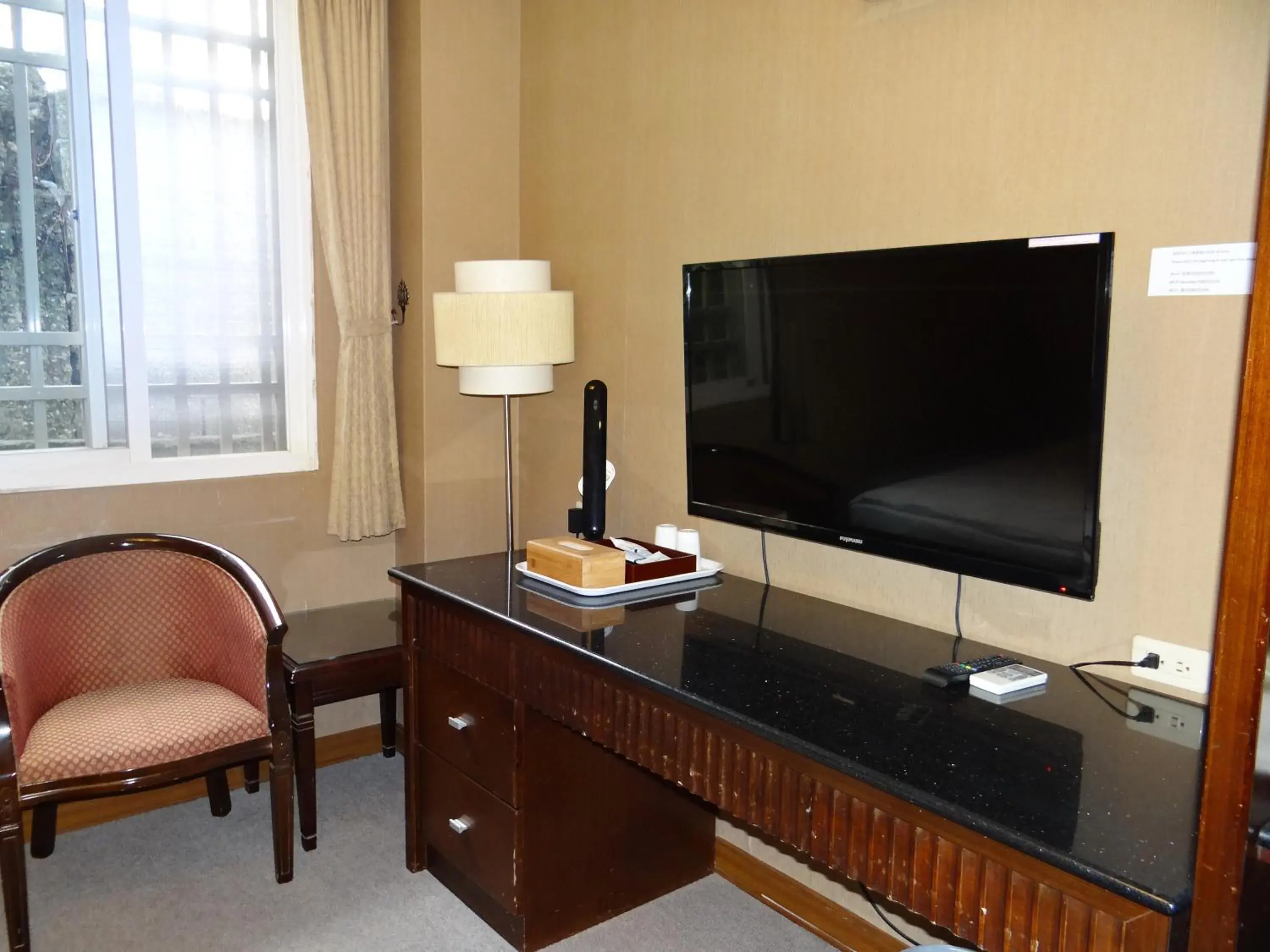 Library, TV/Entertainment Center in Wu Zhou Hotel