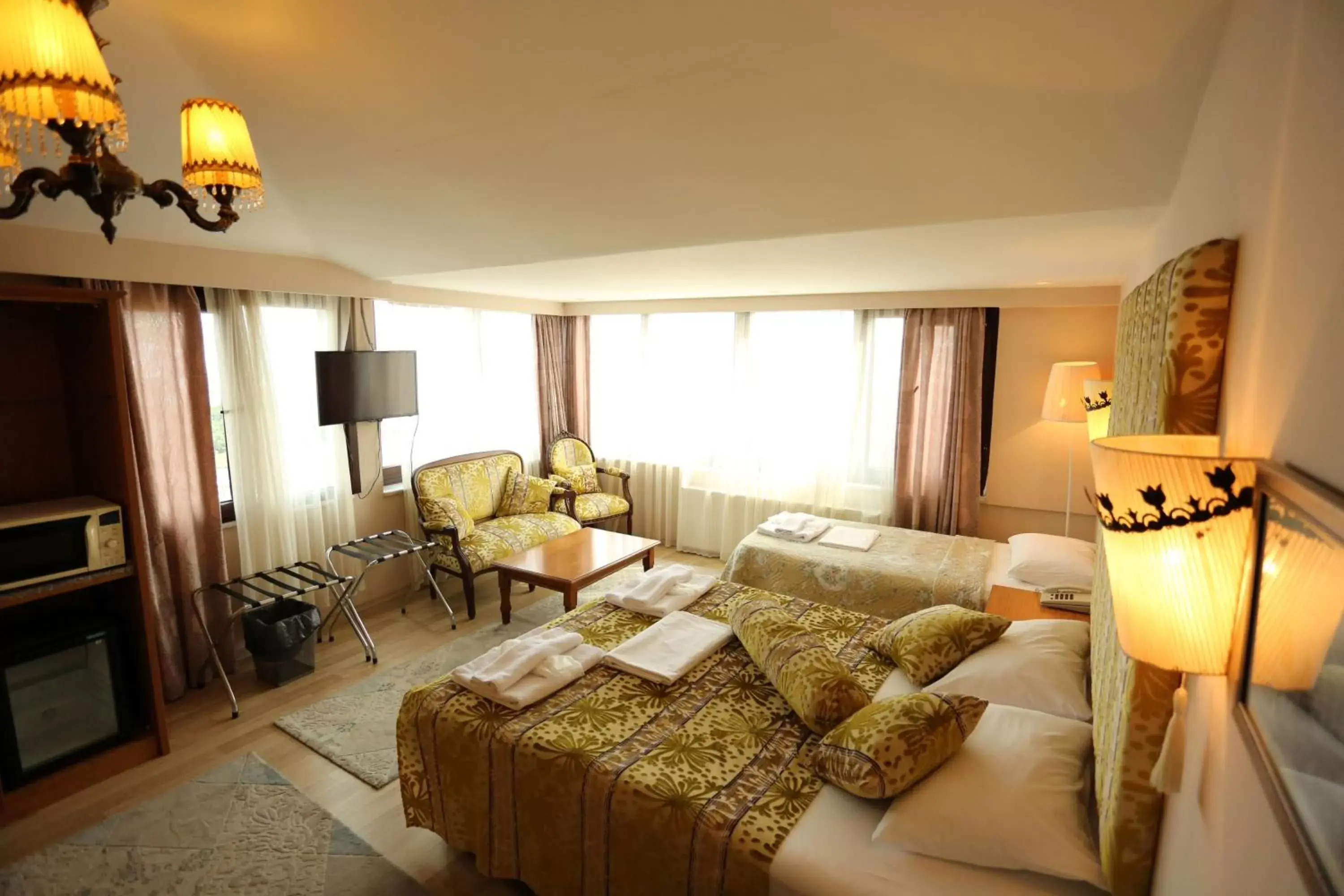 Bedroom, Seating Area in Hotel Tashkonak Istanbul