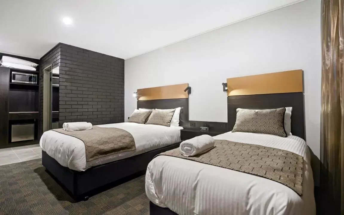 Photo of the whole room, Bed in CBD Motor Inn