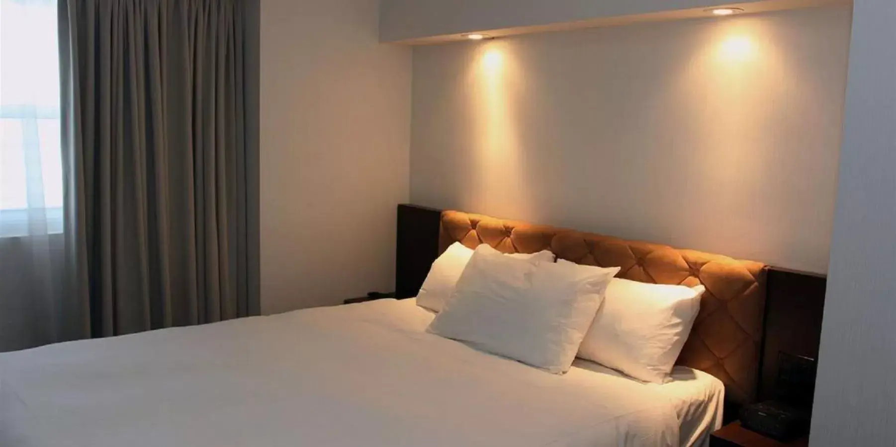 Bed in Hotel Classique Bed in Hotel Classique