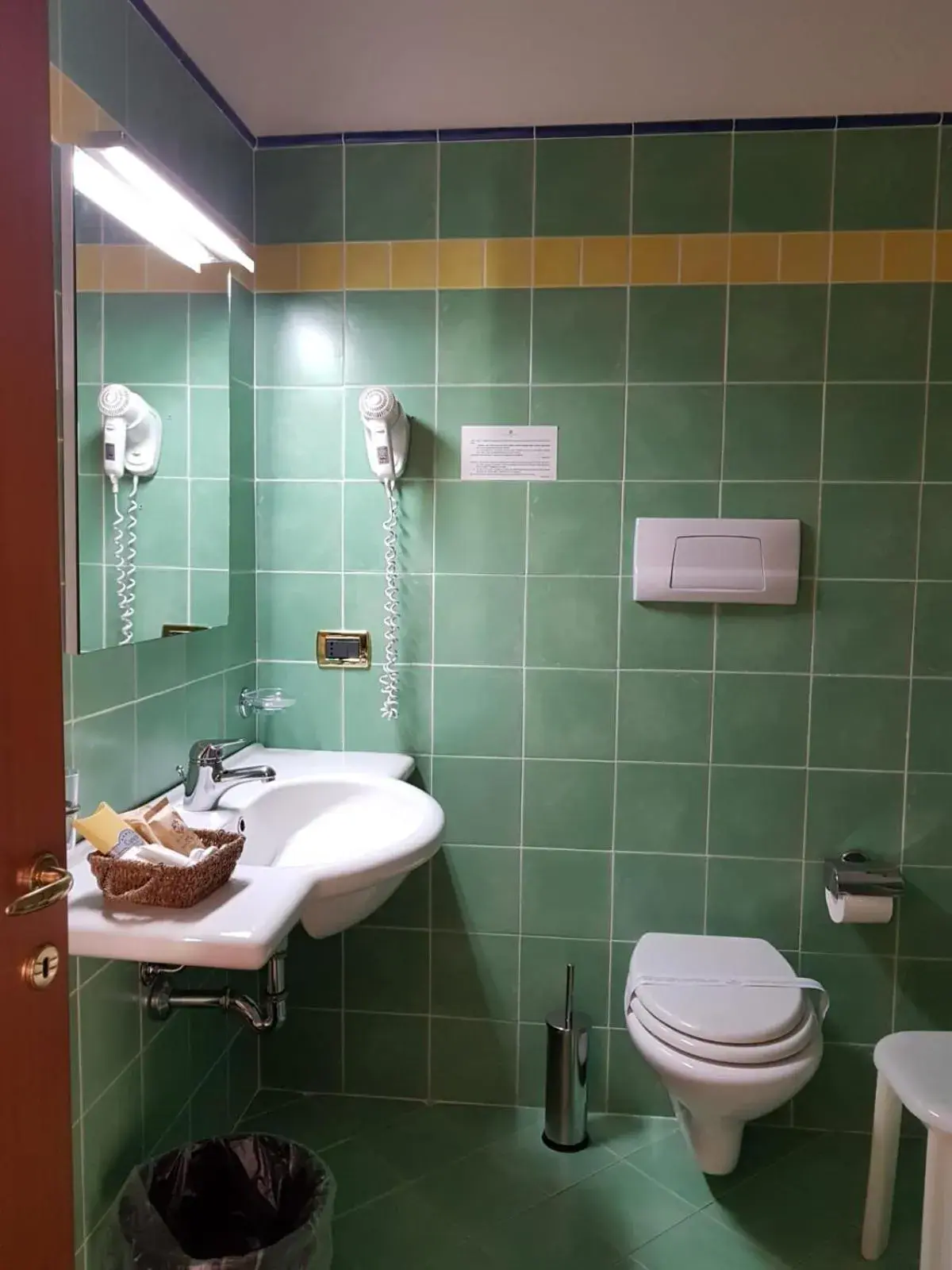 Shower, Bathroom in Hotel Paradiso Delle Madonie