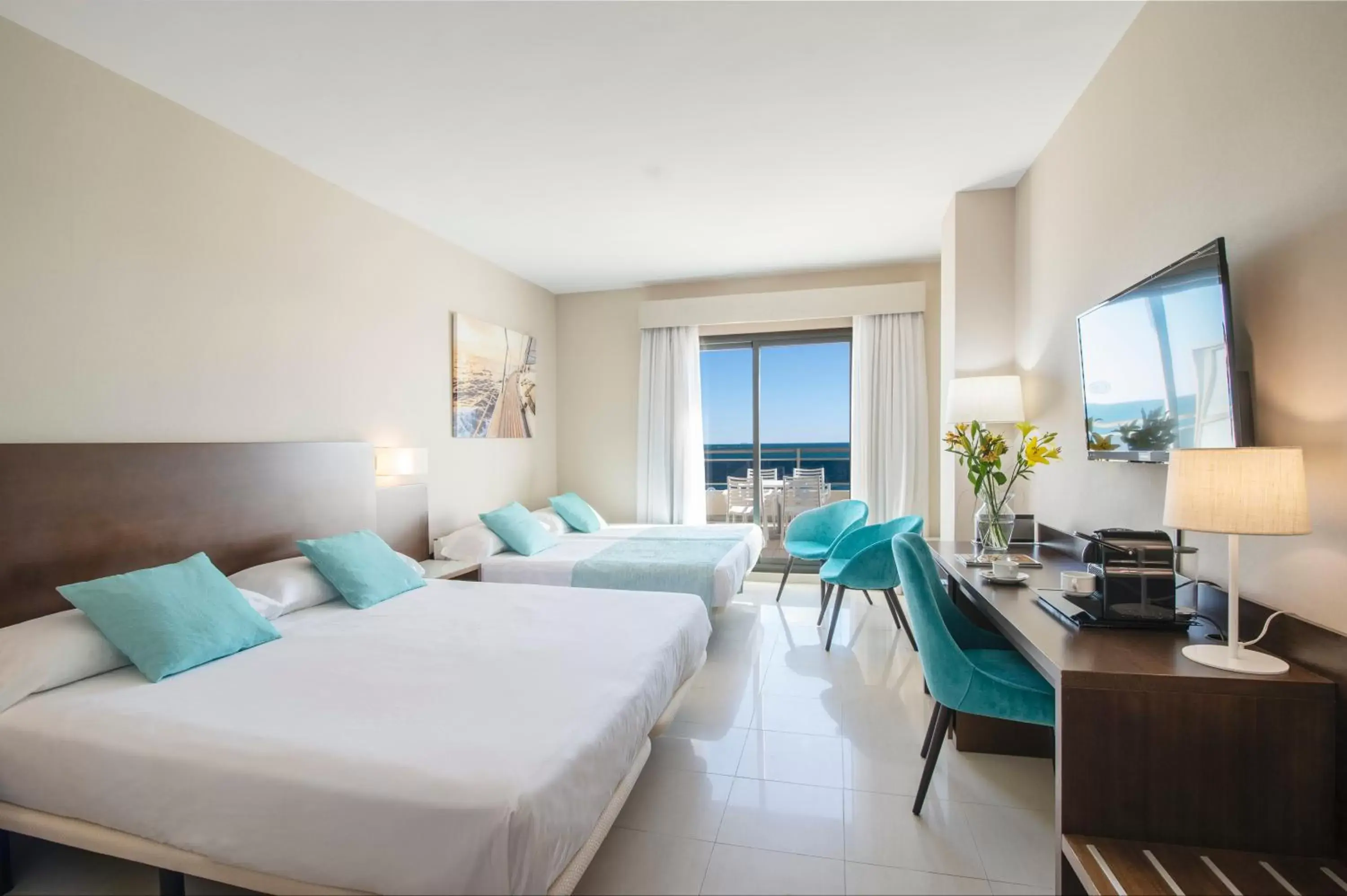 Bedroom in Hotel Bahía Calpe by Pierre & Vacances