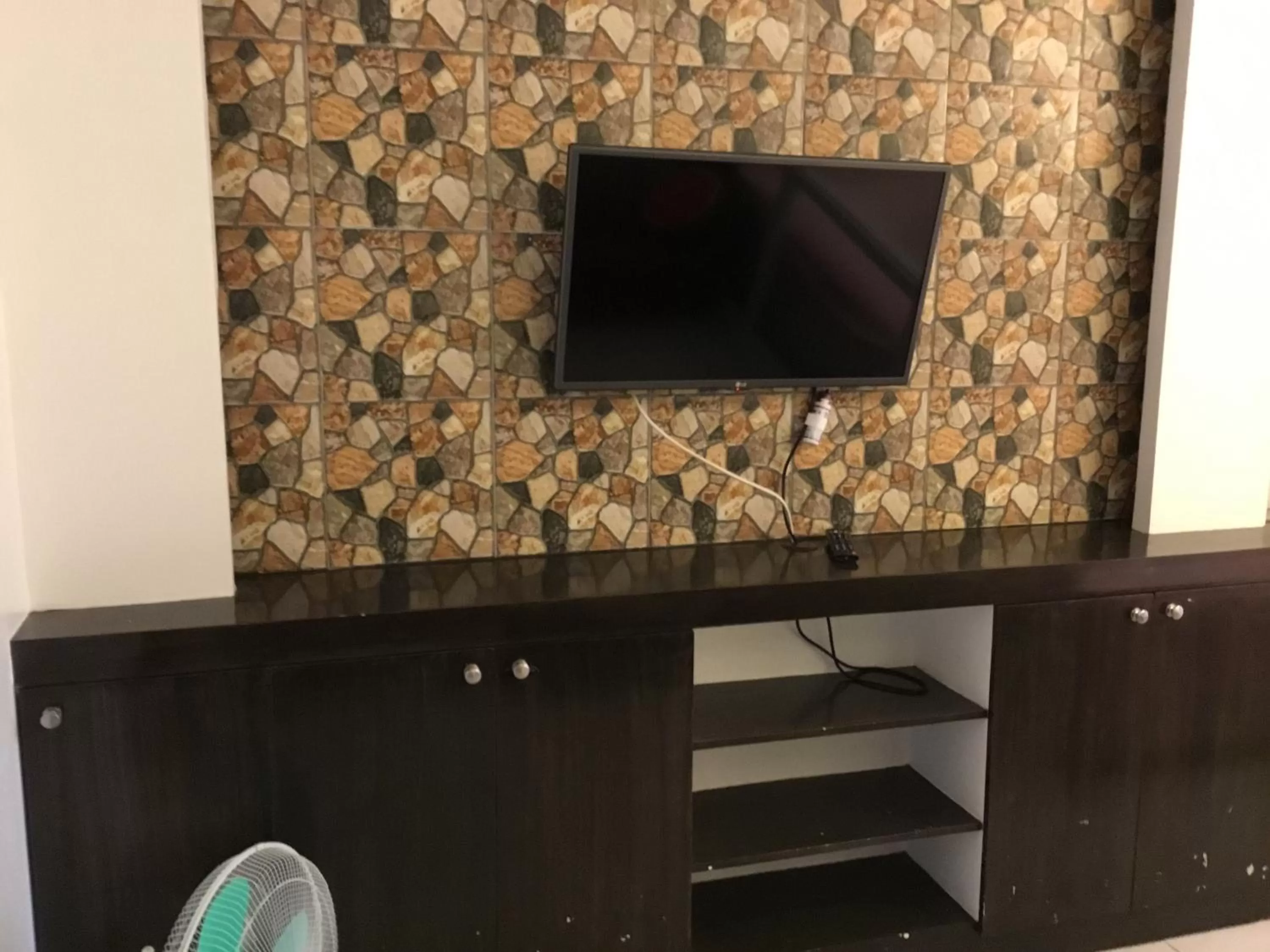 Condo with Free Swimming Pool & Viewing Deck