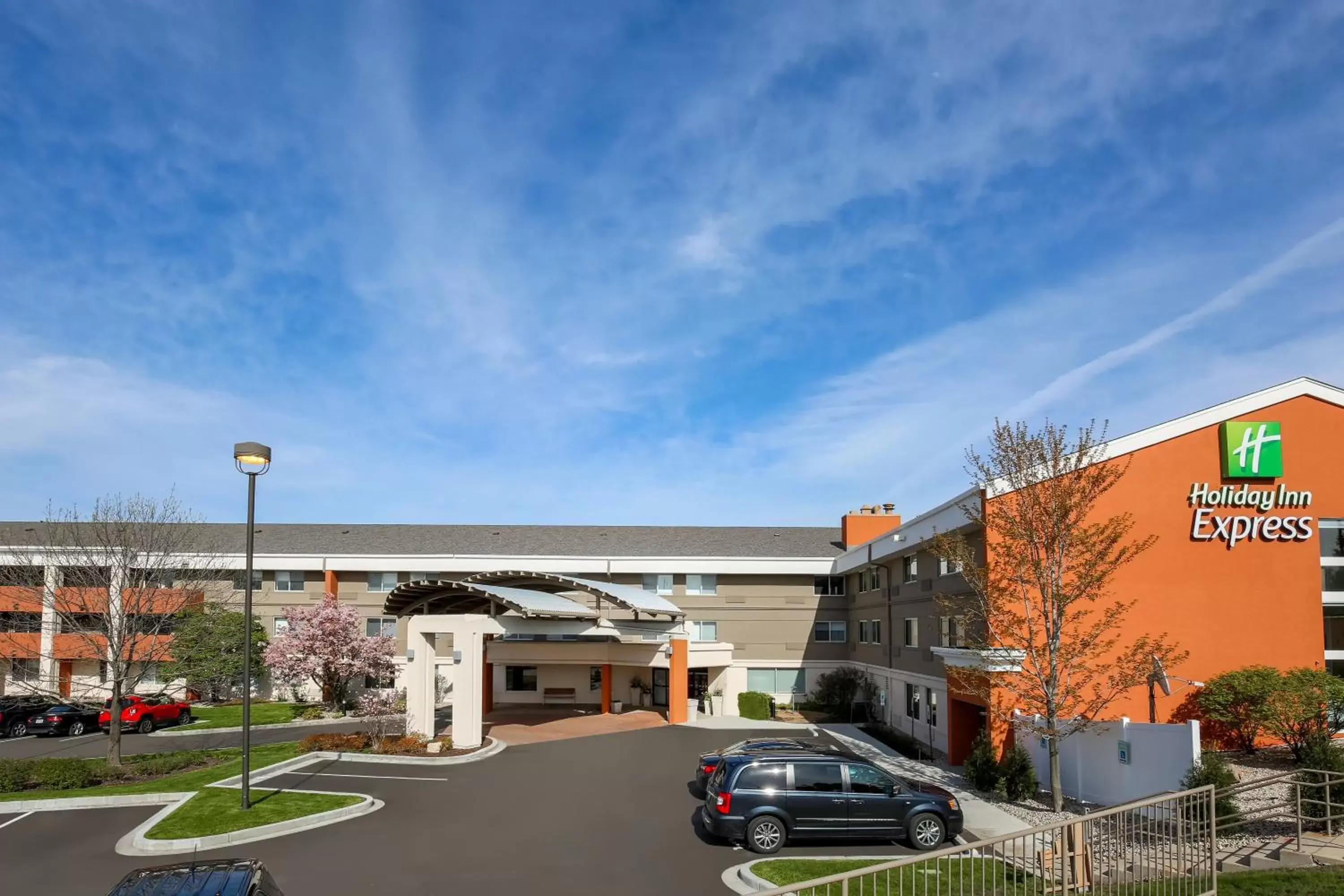 Property Building in Holiday Inn Express Milwaukee - West Medical Center, an IHG Hotel