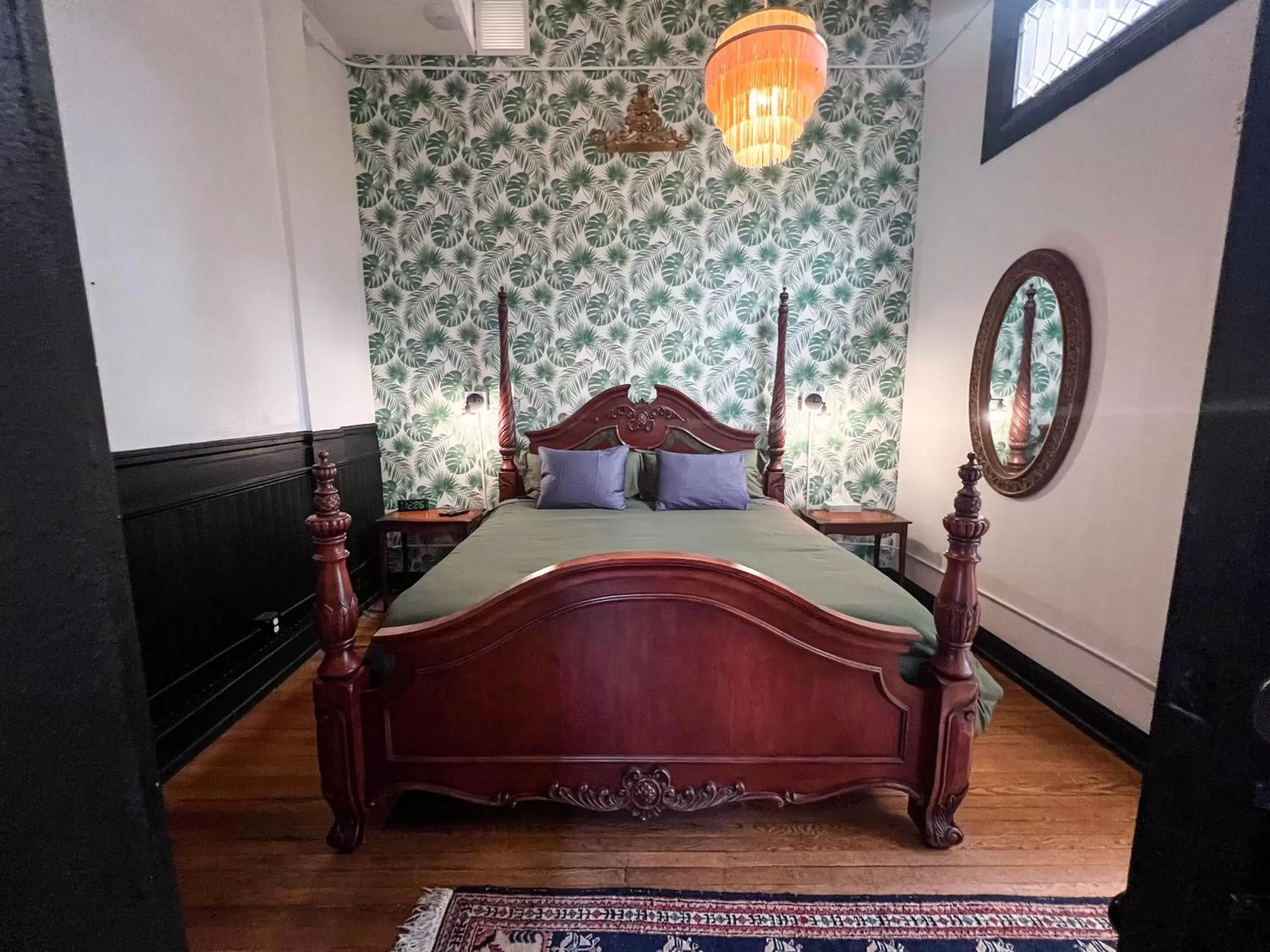 Bed in The Oliver Inn