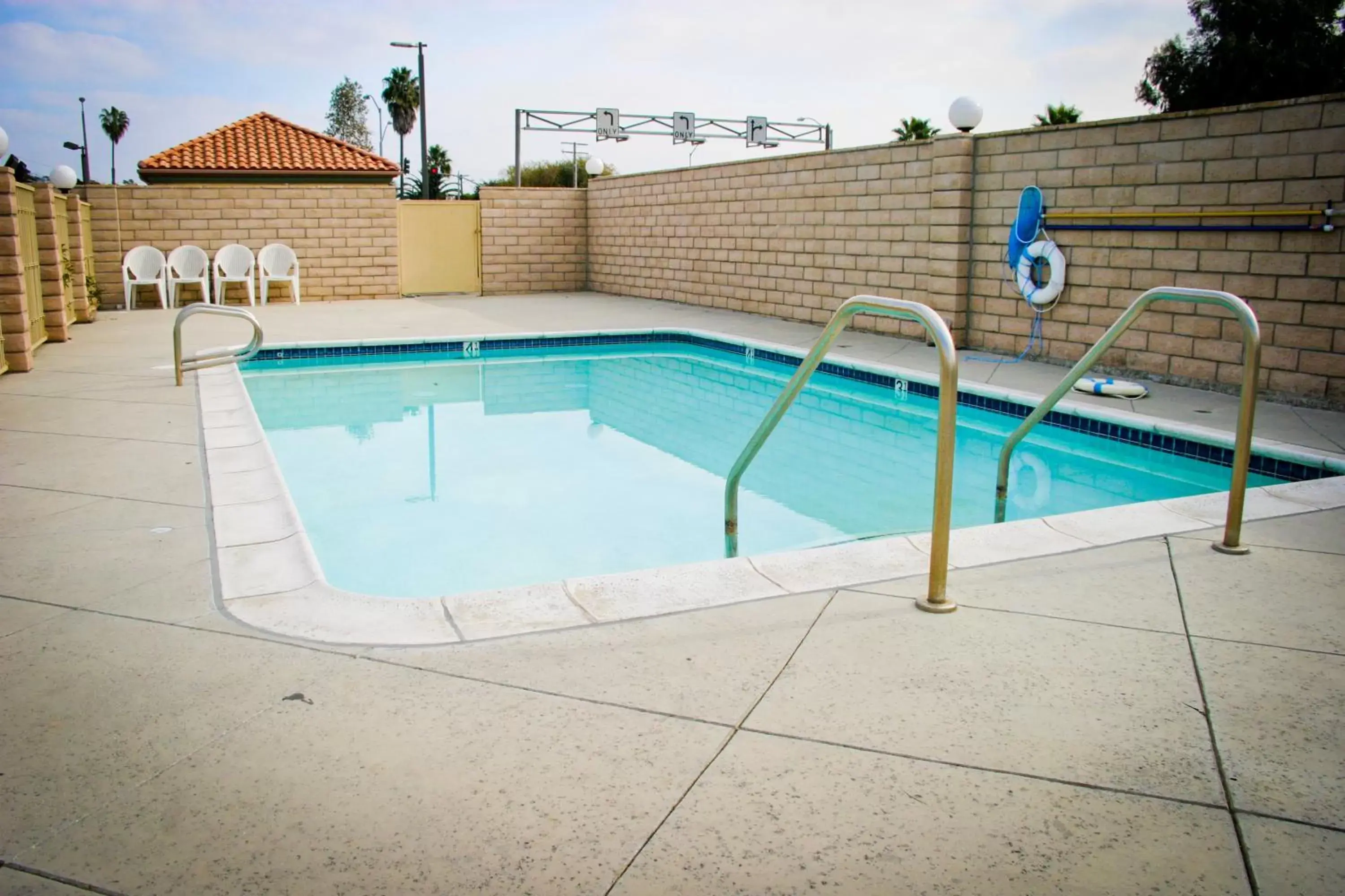 Swimming Pool in Crystal Inn Suites & Spas