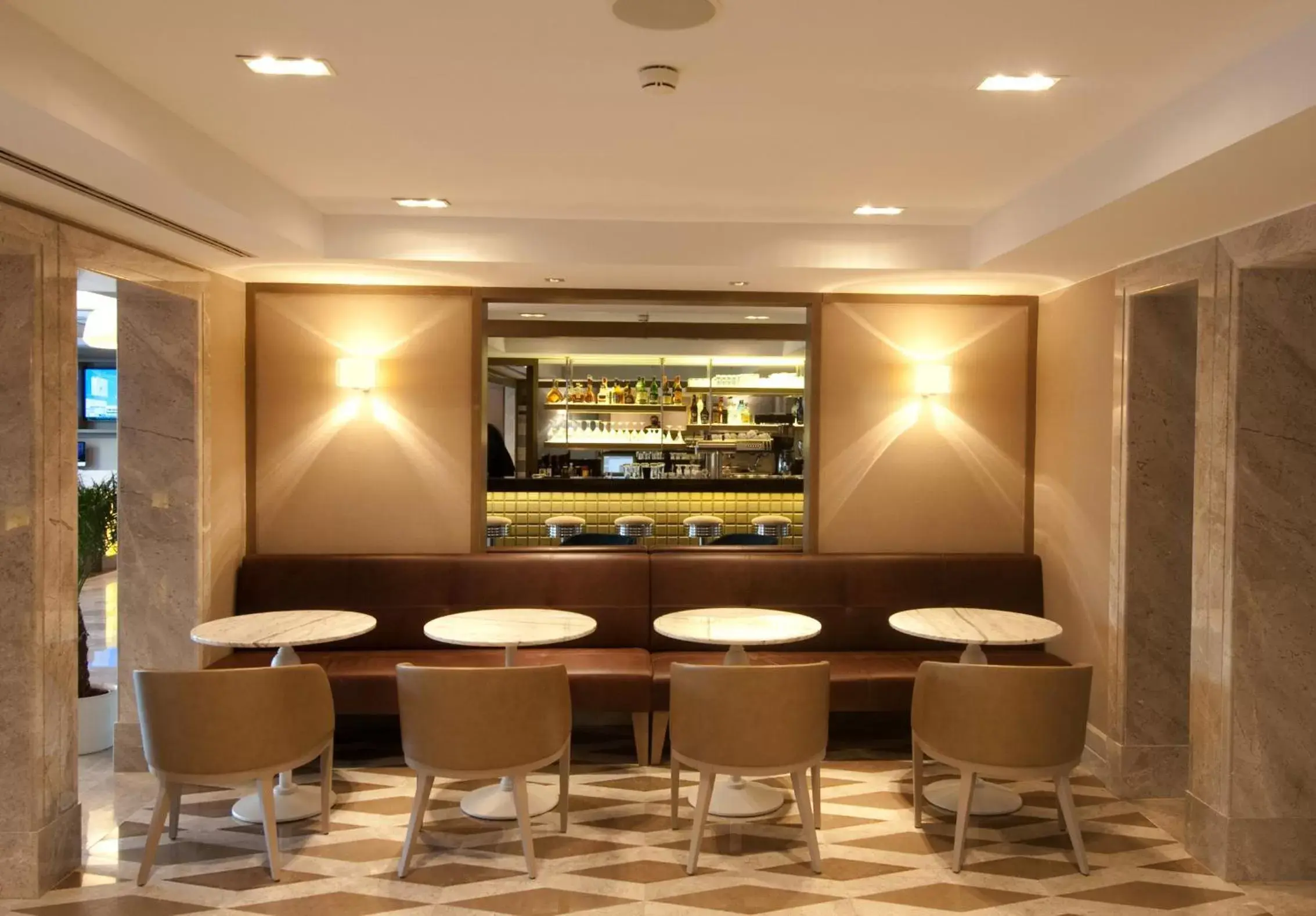 Lounge or bar, Lounge/Bar in TITANIC Comfort Mitte
