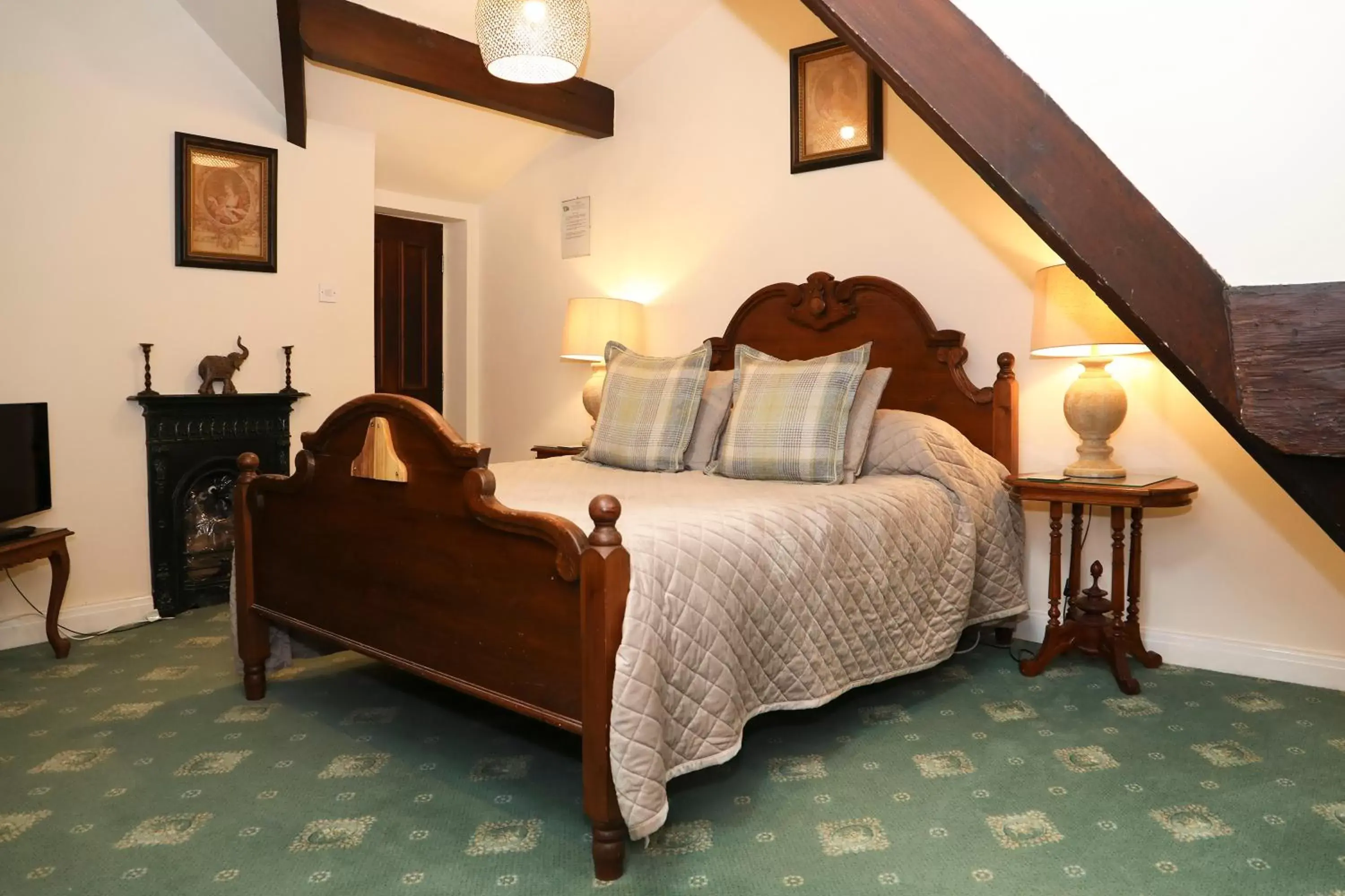 Bed in Rosehill House Hotel