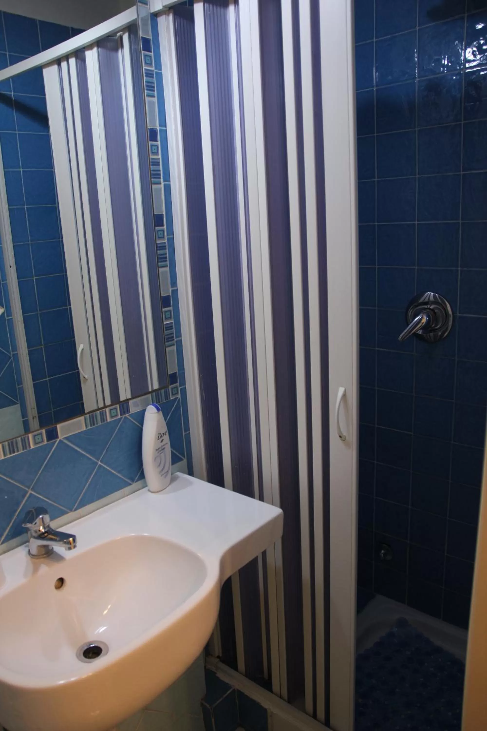 Bathroom in beb rosy central station