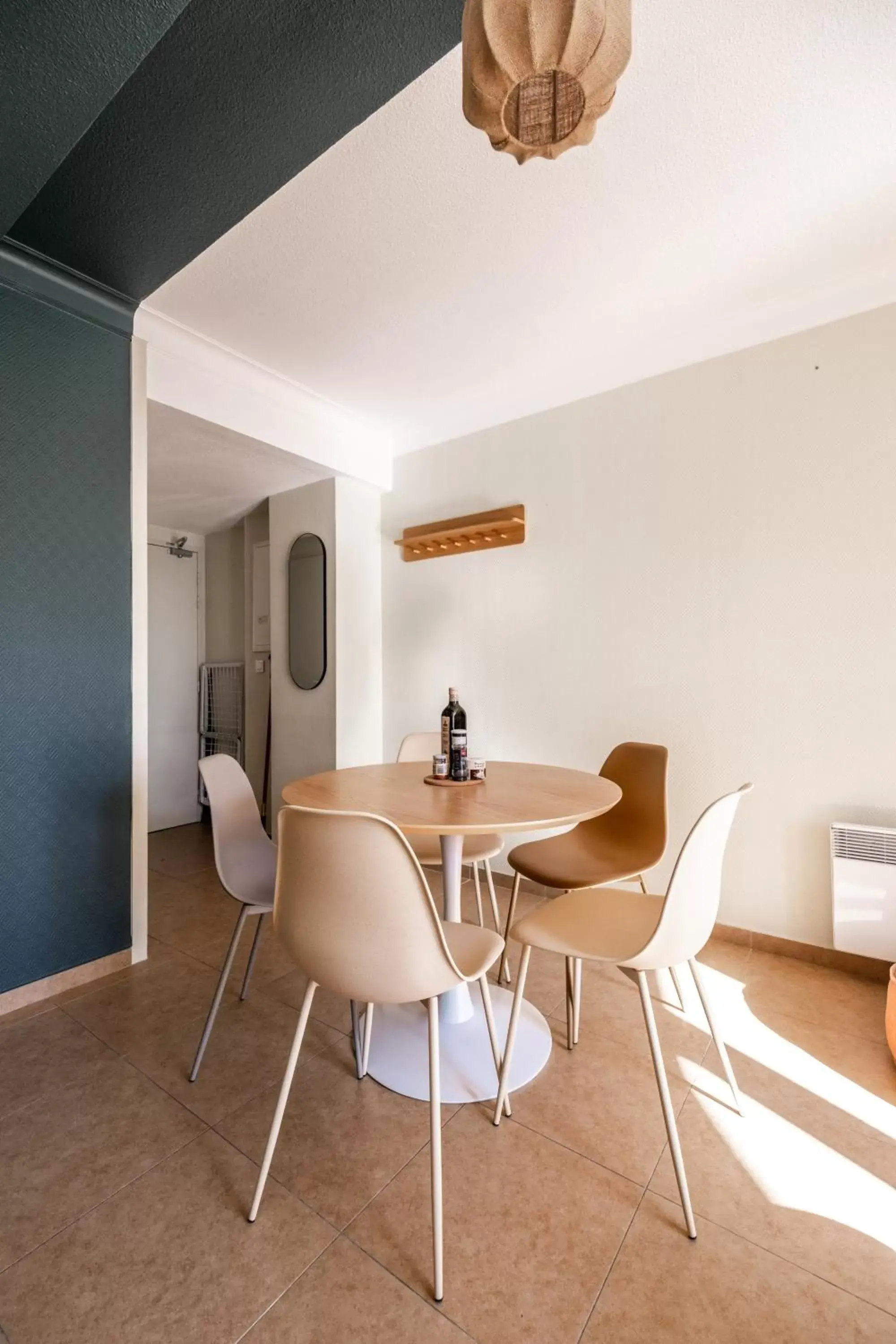 Dining Area in Résidence Chateau d'Acotz - Avec piscine à 600m des plages à Saint-Jean-de-Luz