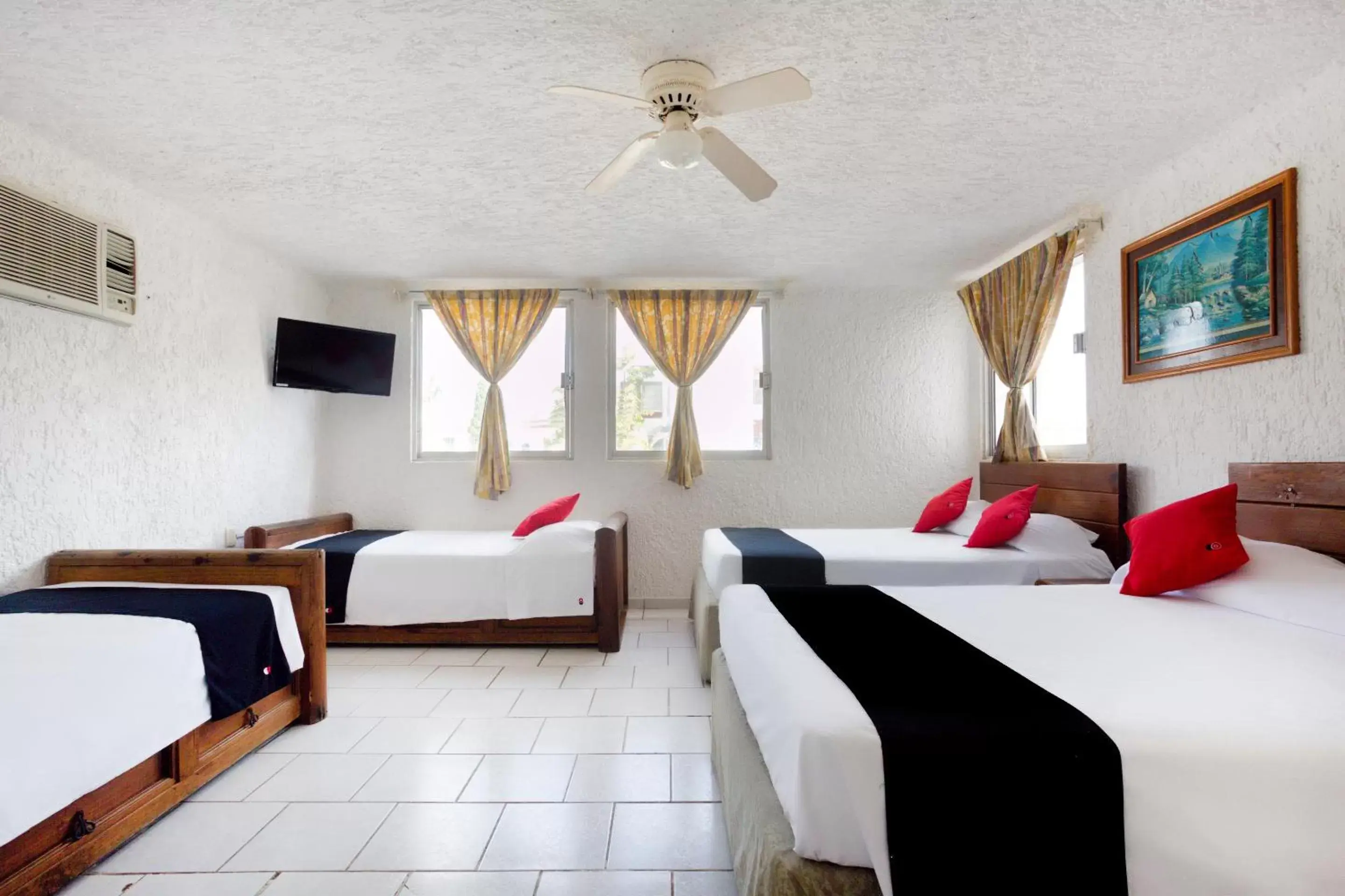 Bedroom in Capital O Farallon Inn, Cancún